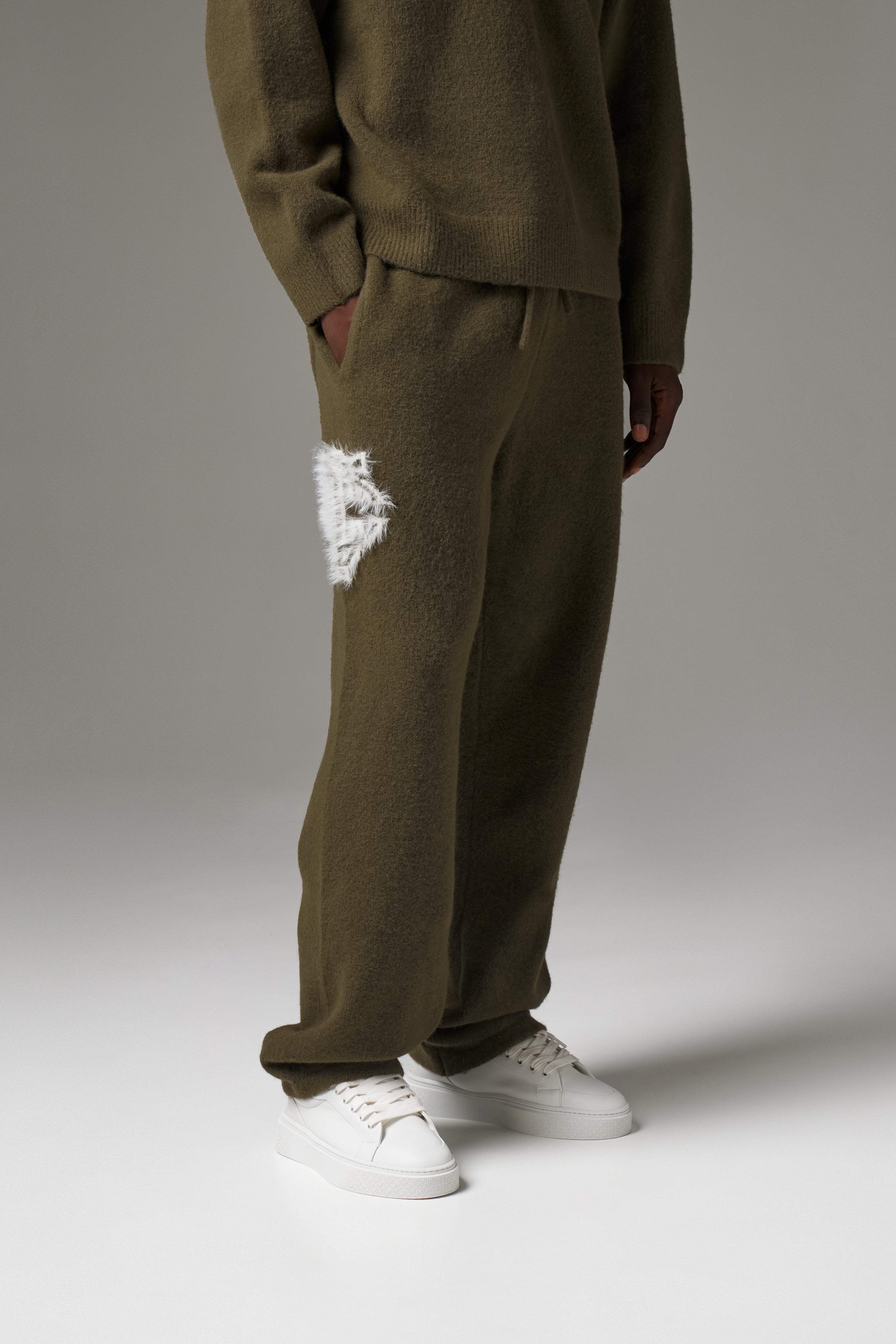 MONOGRAM FLUFFY KNIT JOGGERS - KHAKI
