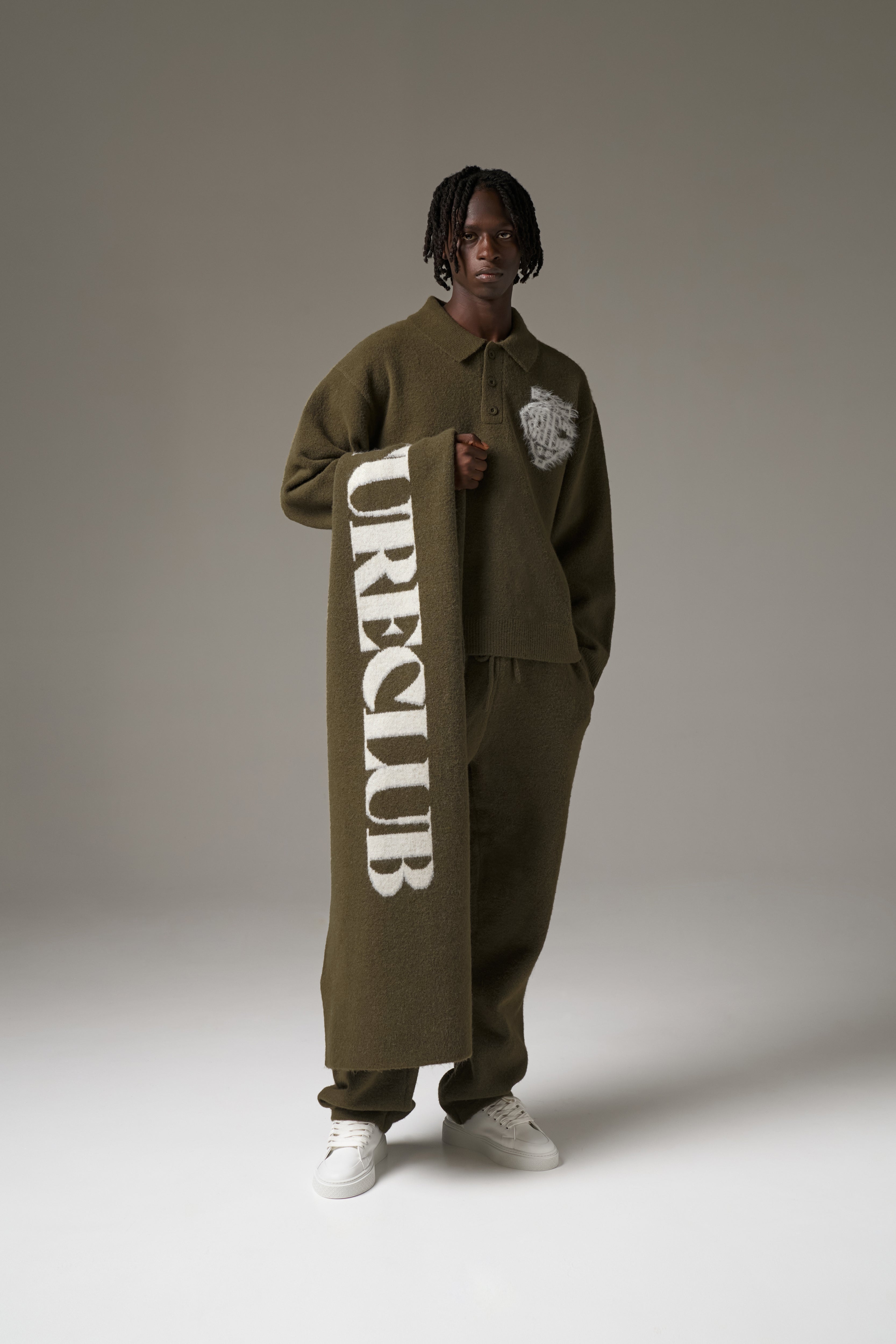 COPYRIGHT KNIT SCARF - KHAKI