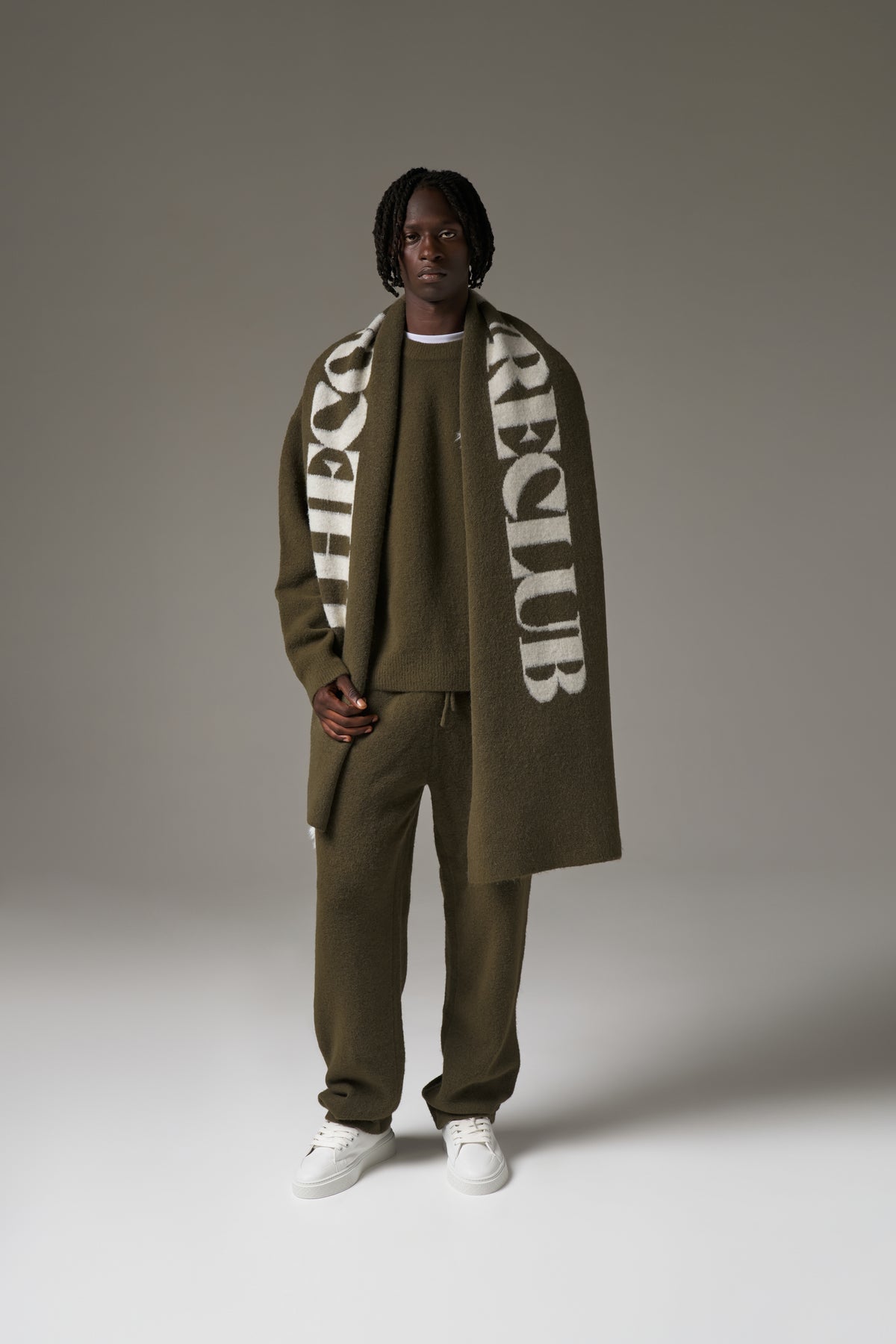 MONOGRAM FLUFFY KNIT CREW - KHAKI