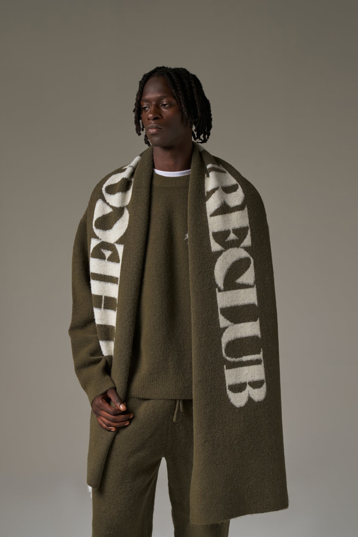 COPYRIGHT KNIT SCARF - KHAKI
