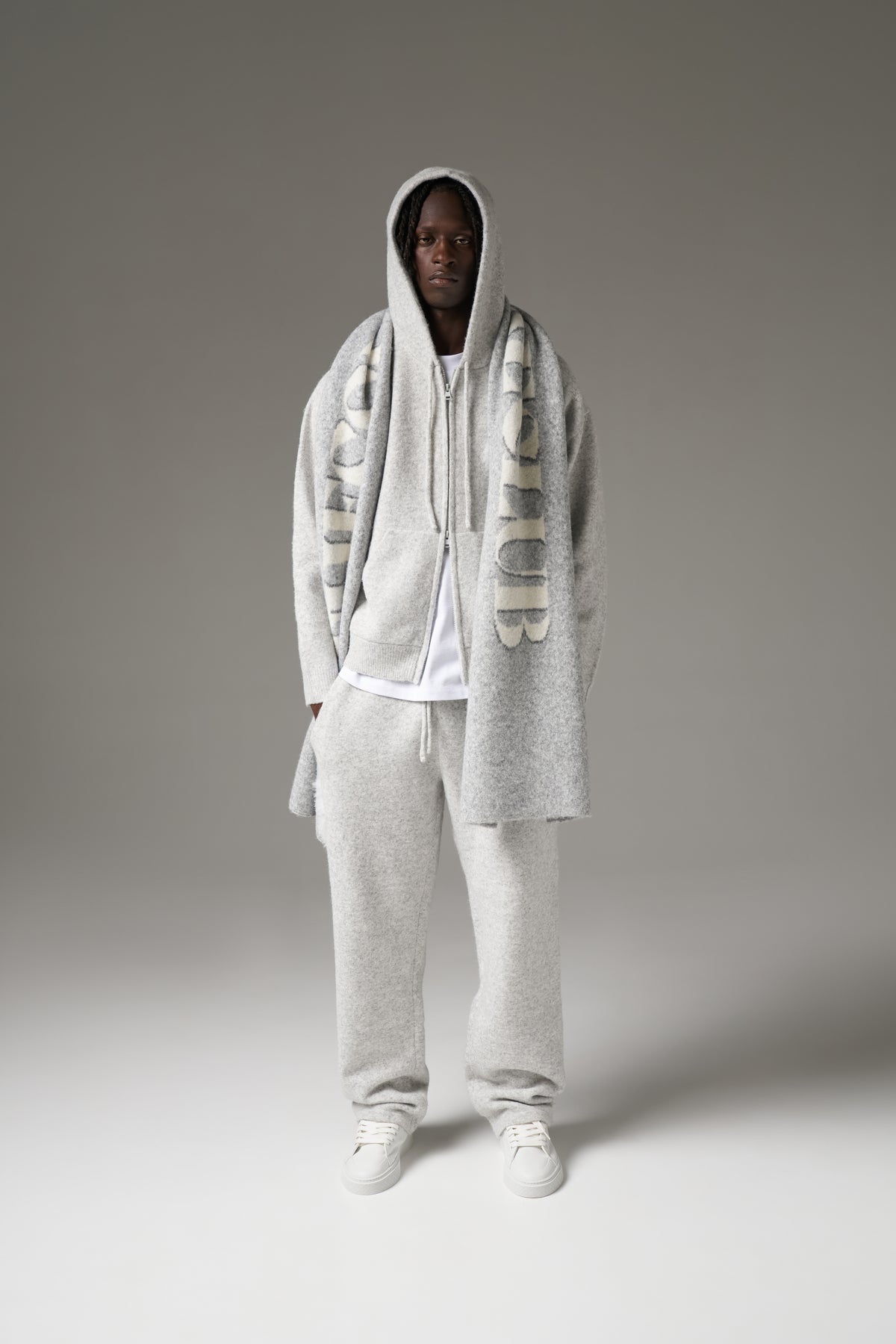 COPYRIGHT KNIT SCARF - GREY MARL