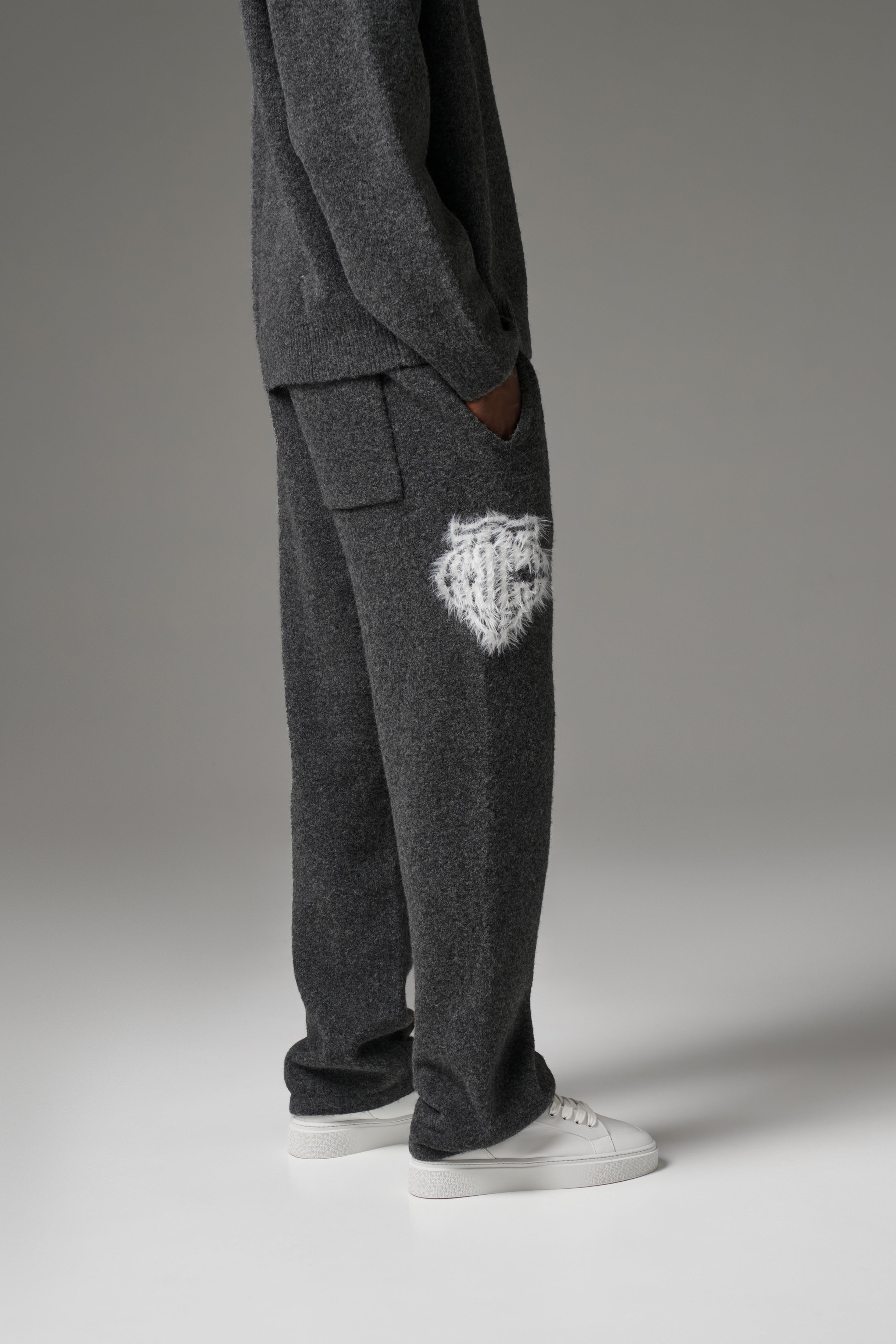 MONOGRAM FLUFFY KNIT JOGGERS - CHARCOAL
