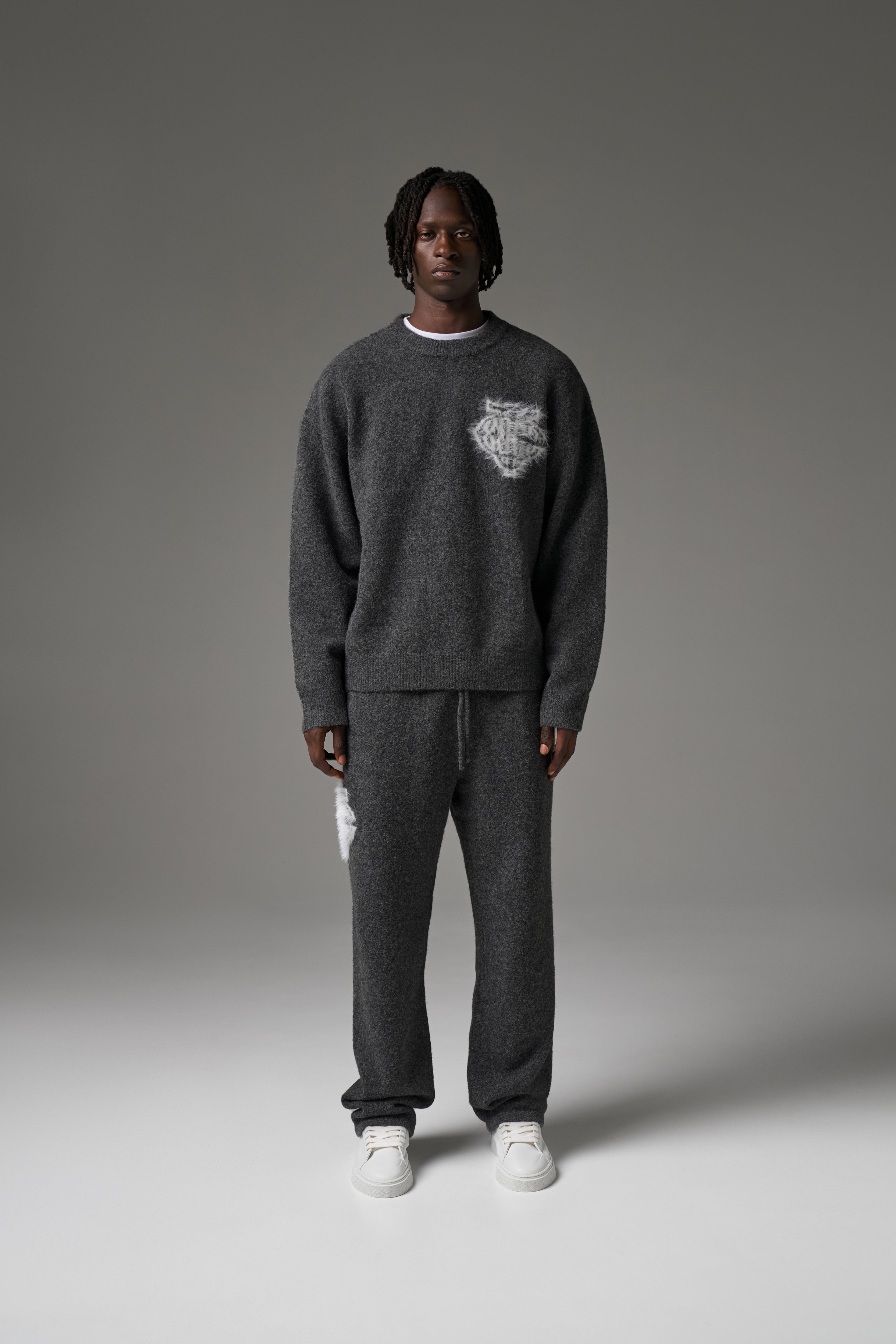 MONOGRAM FLUFFY KNIT CREW - CHARCOAL