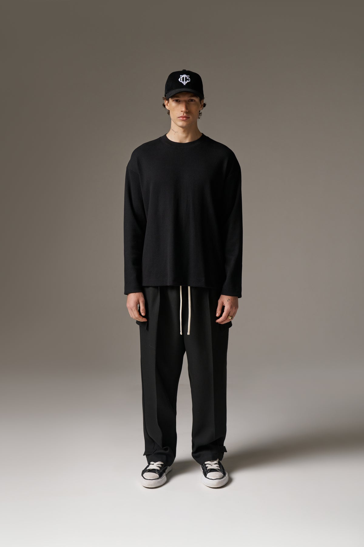 WAFFLE LONG SLEEVE T-SHIRT - BLACK