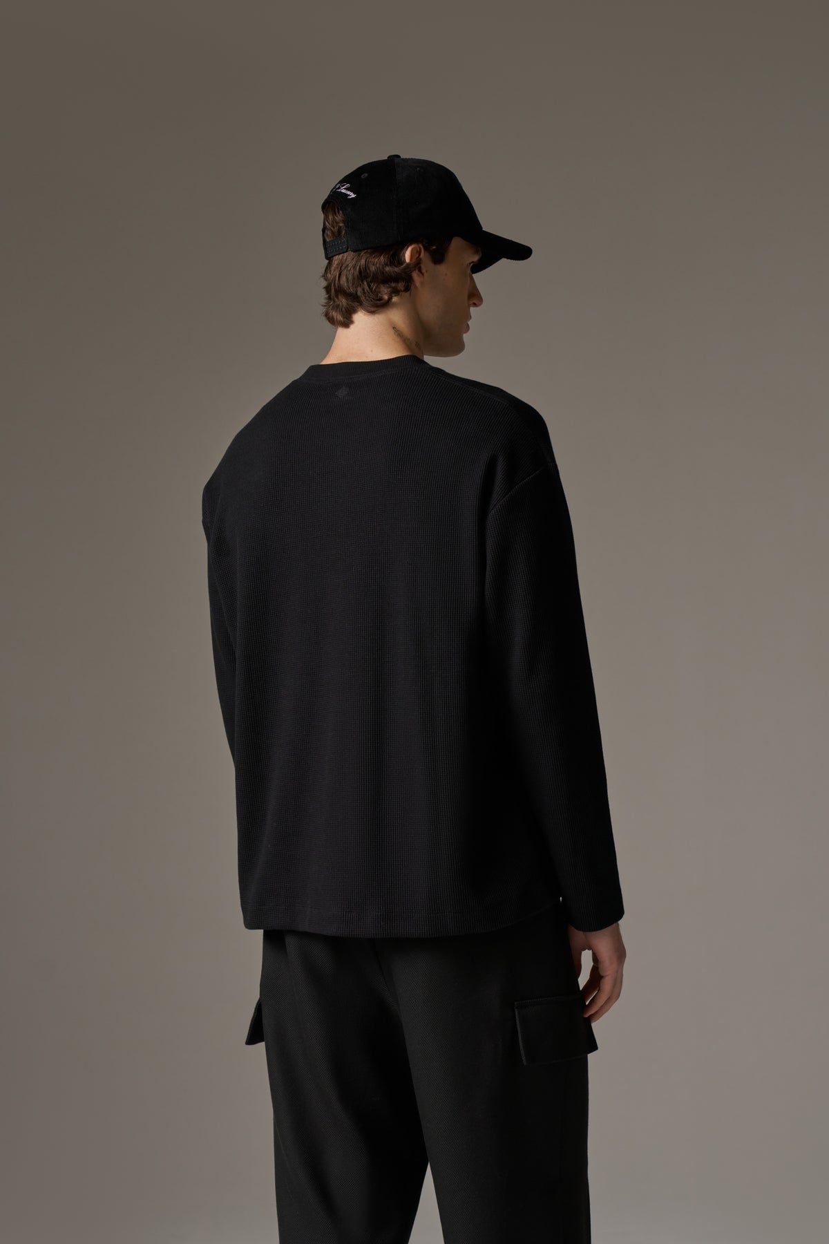 WAFFLE LONG SLEEVE T-SHIRT - BLACK