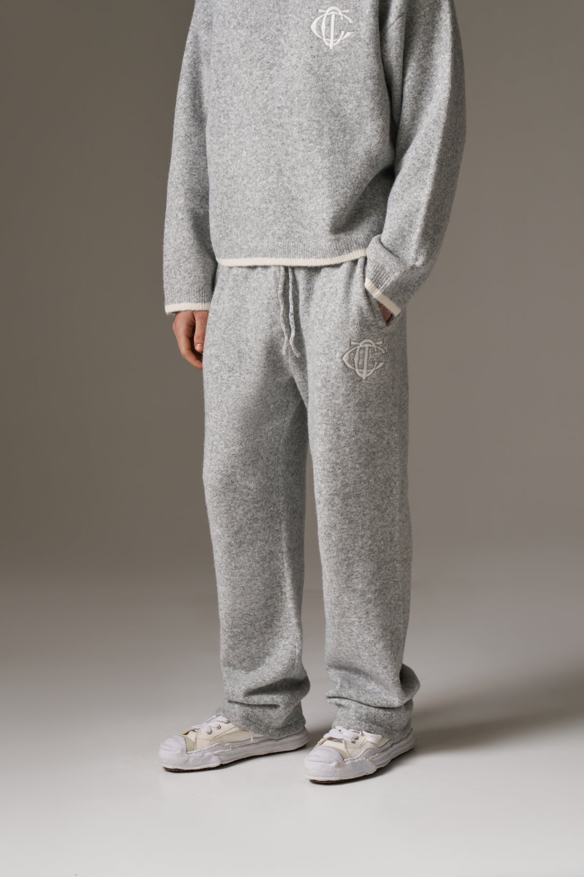 MONOGRAM KNITTED JOGGERS - GREY