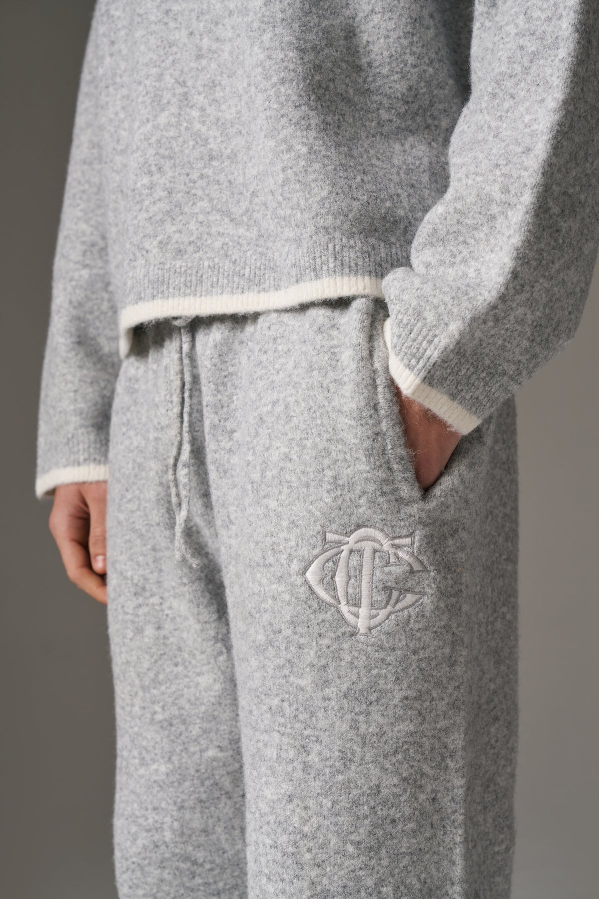 MONOGRAM KNITTED JOGGERS - GREY
