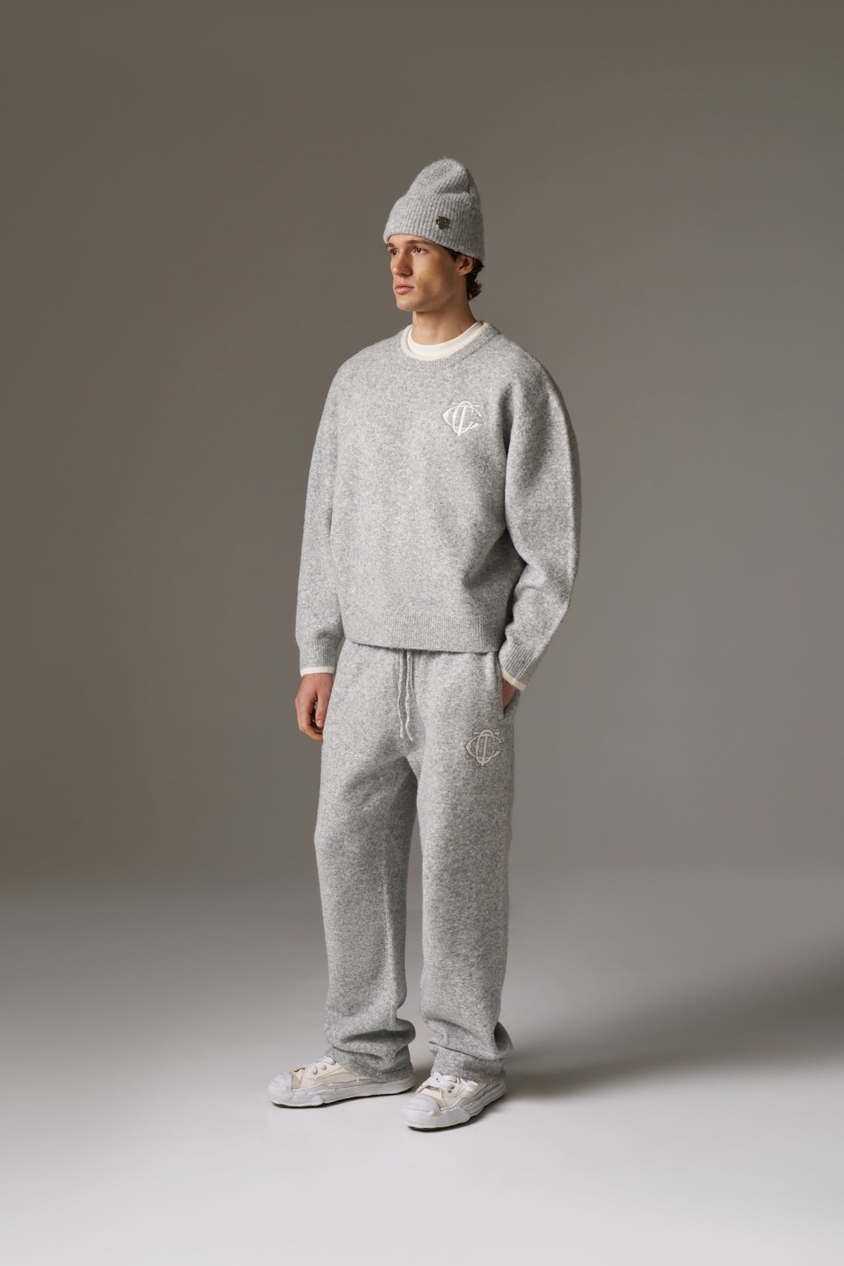 MONOGRAM KNITTED JOGGERS - GREY