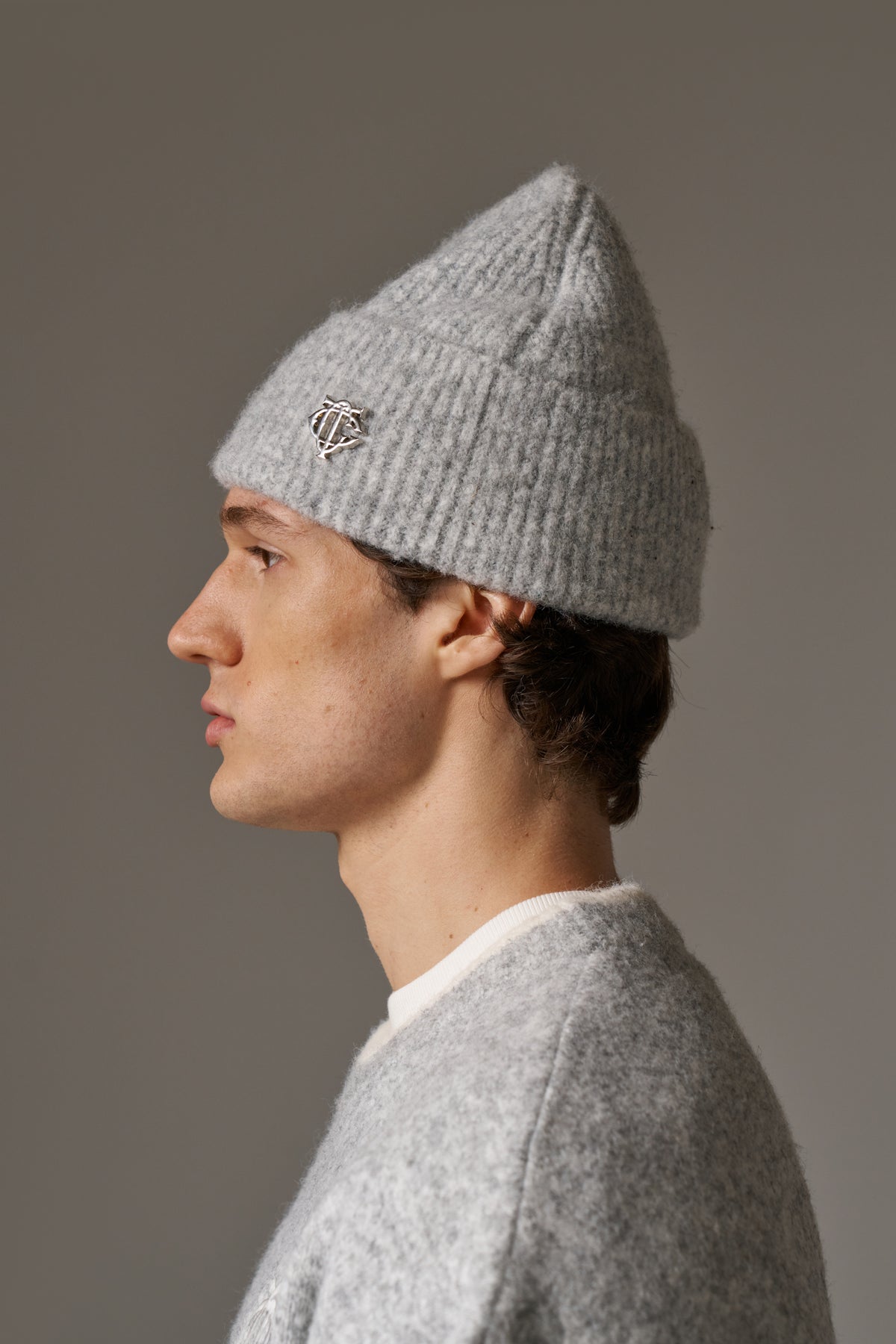 FLUFFY KNIT MONOGRAM PIN BADGE BEANIE - GREY