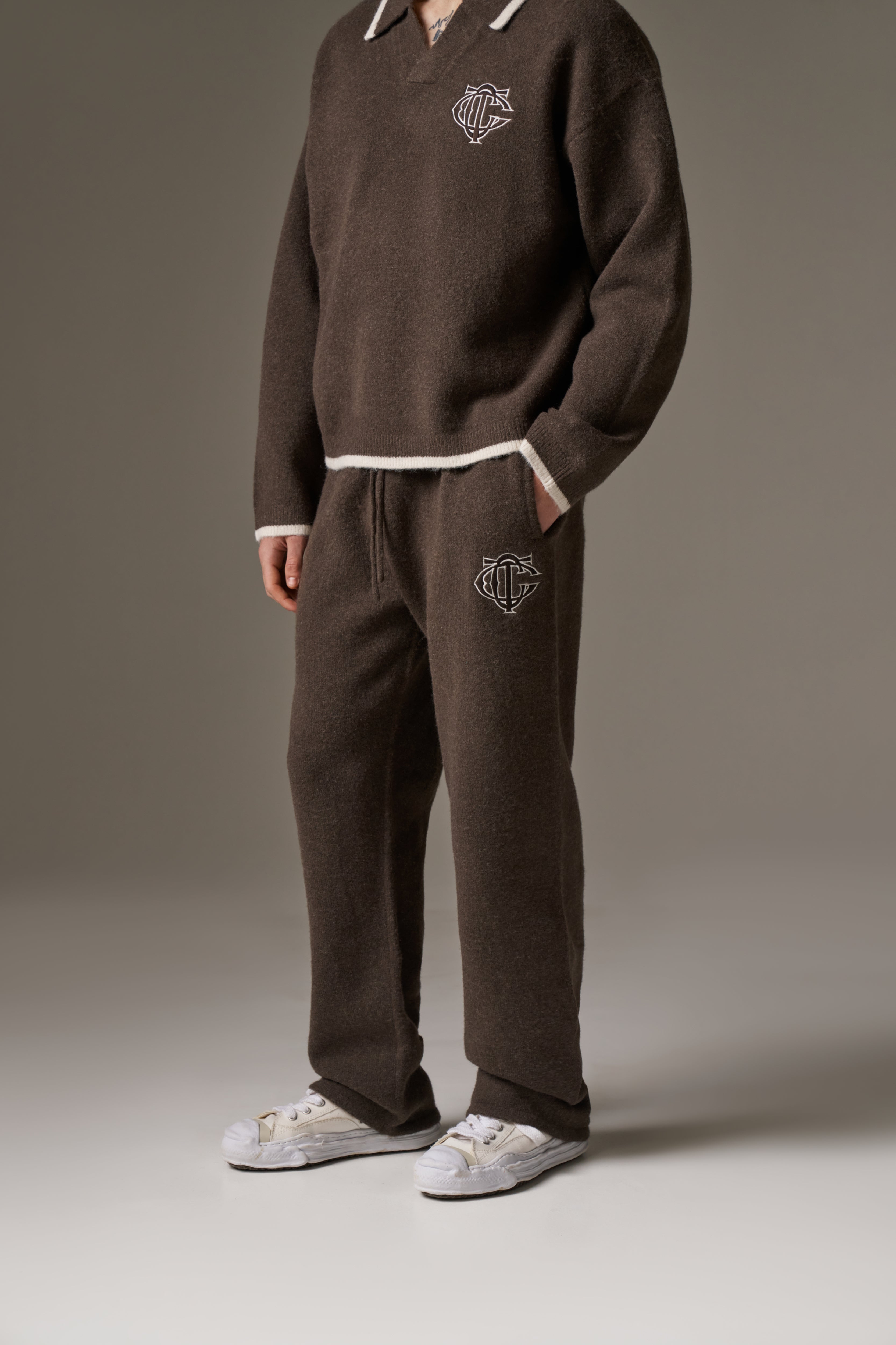 MONOGRAM KNITTED JOGGERS - BROWN