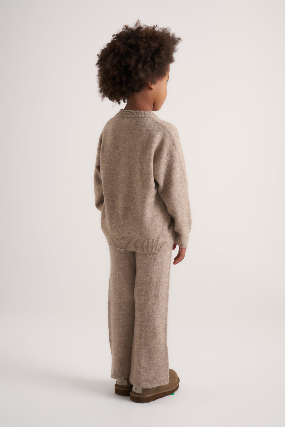 KIDS EMBLEM FLUFFY KNIT JOGGERS - BEIGE