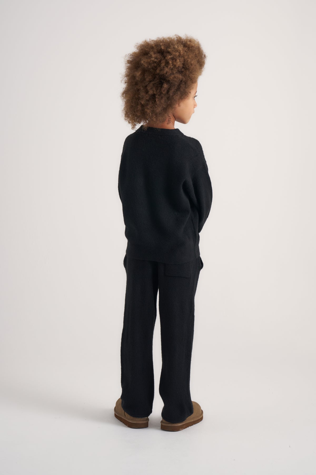 JUNIOR EMBLEM FLUFFY KNIT CREW - BLACK