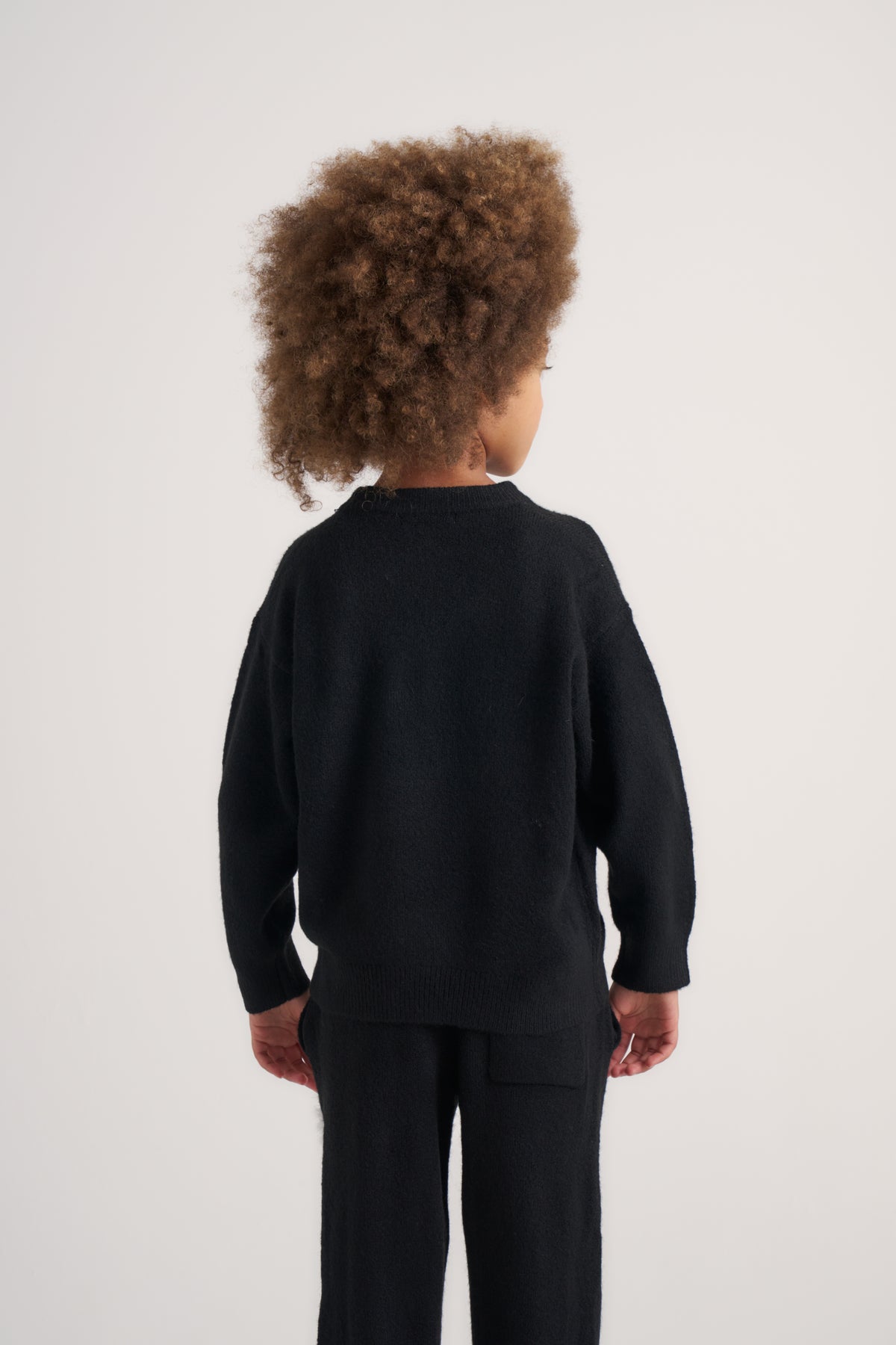 JUNIOR EMBLEM FLUFFY KNIT CREW - BLACK