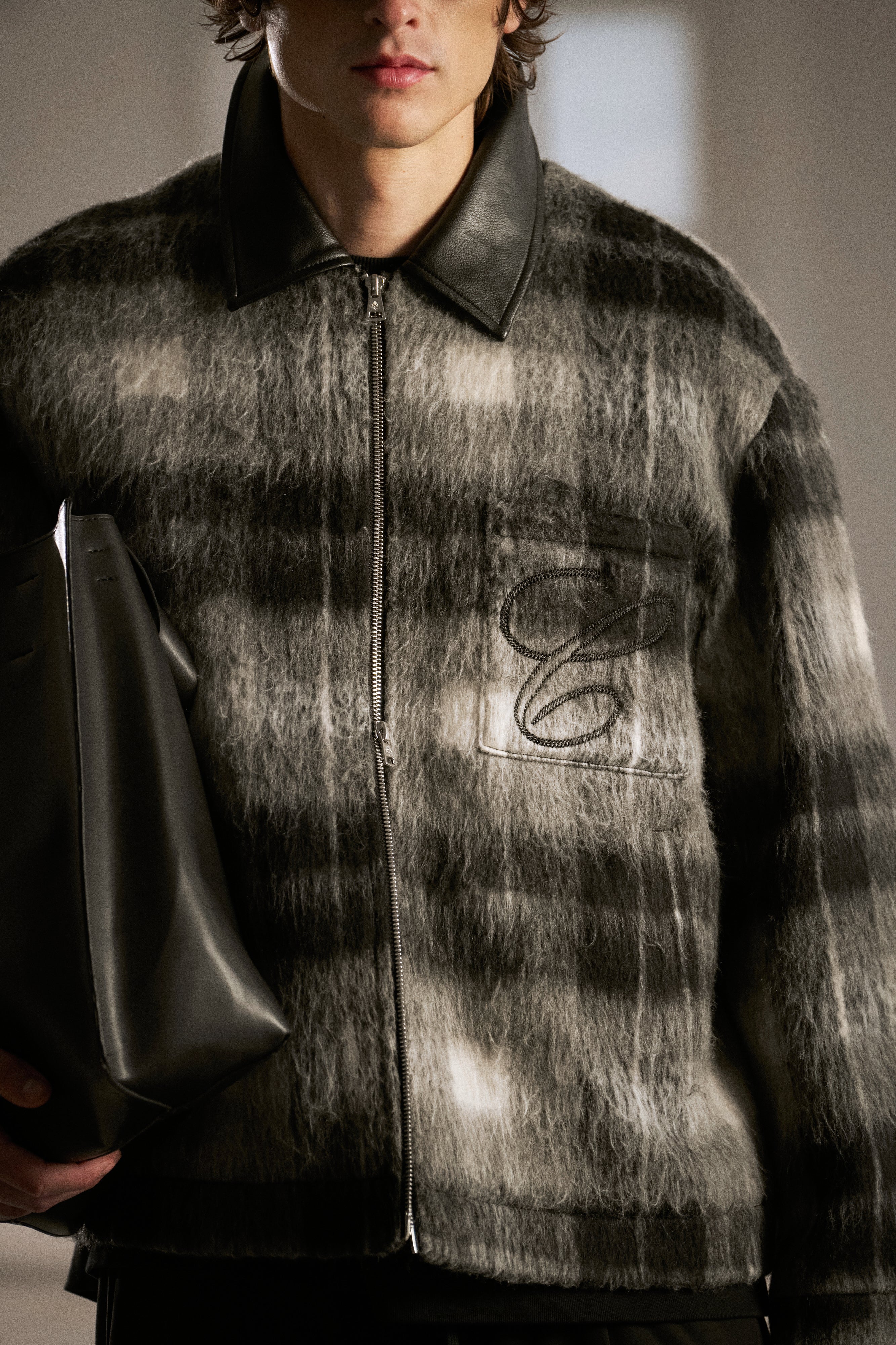 BRUSHED CHECK CONTRAST COLLAR JACKET - BLACK