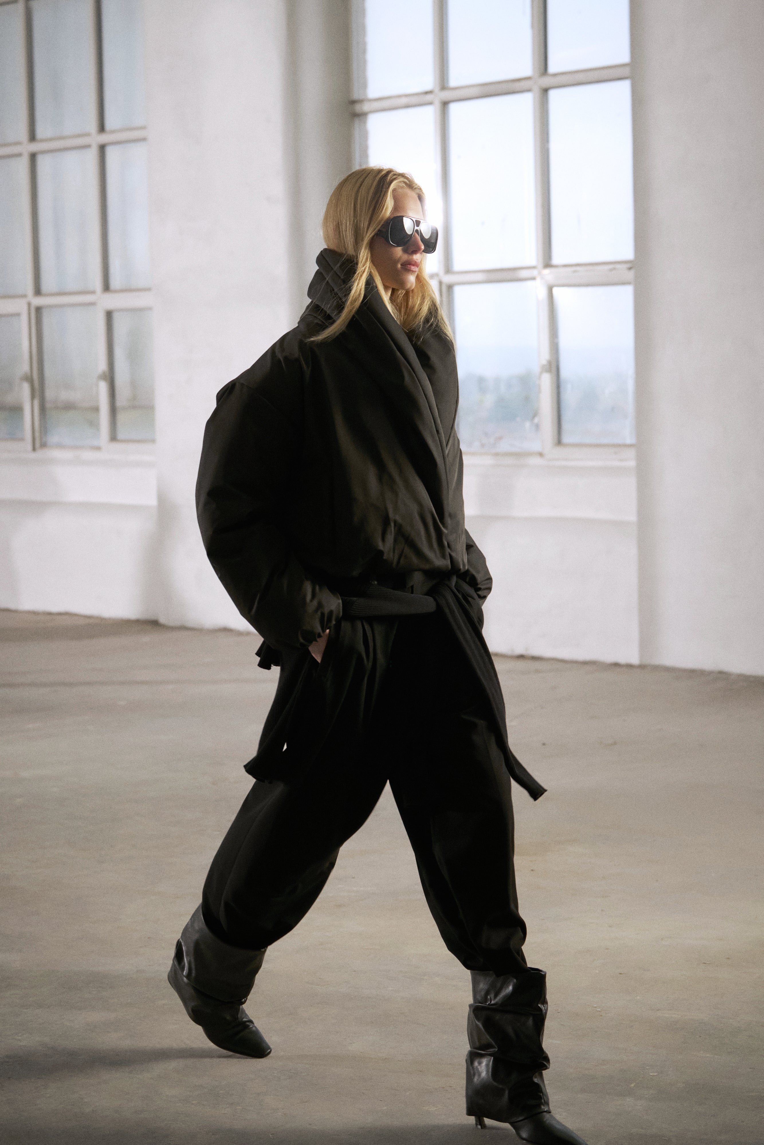OVERSIZED COLLAR NYLON PUFFER COAT - BLACK
