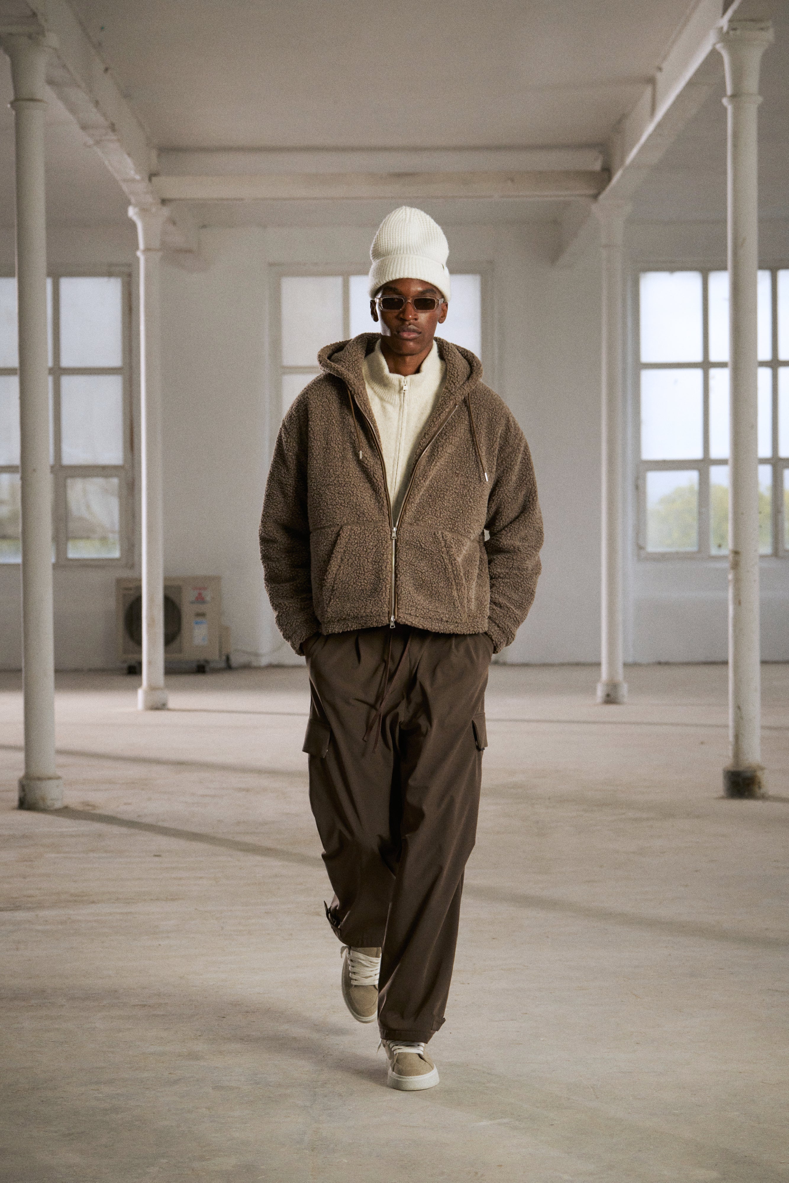 WASHED BORG ZIP THROUGH JACKET - BROWN