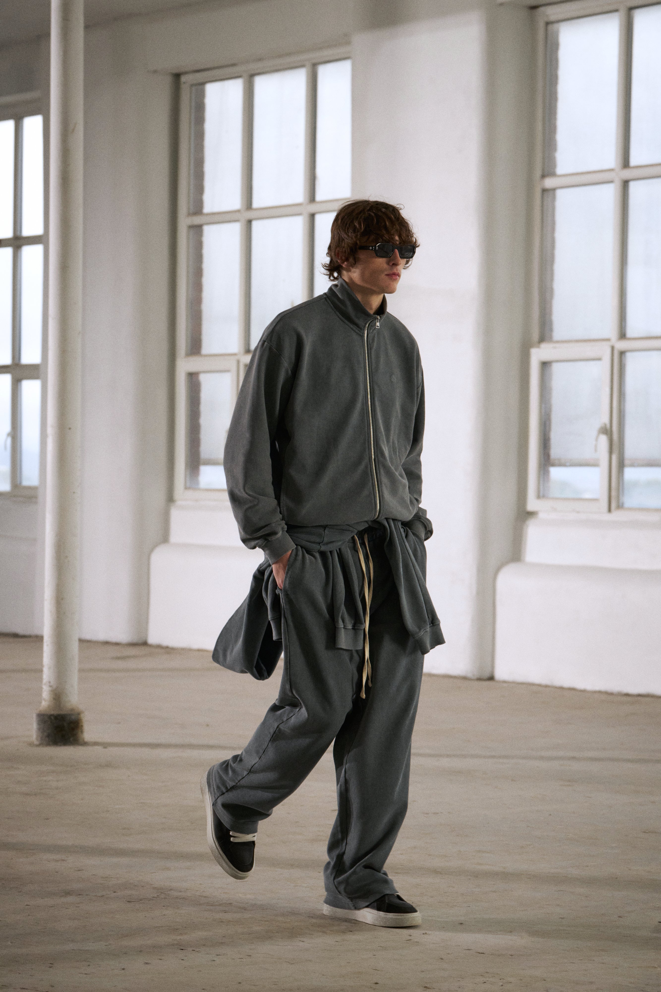 HEAVYWEIGHT WASHED RIBBED JERSEY JOGGERS - GREY