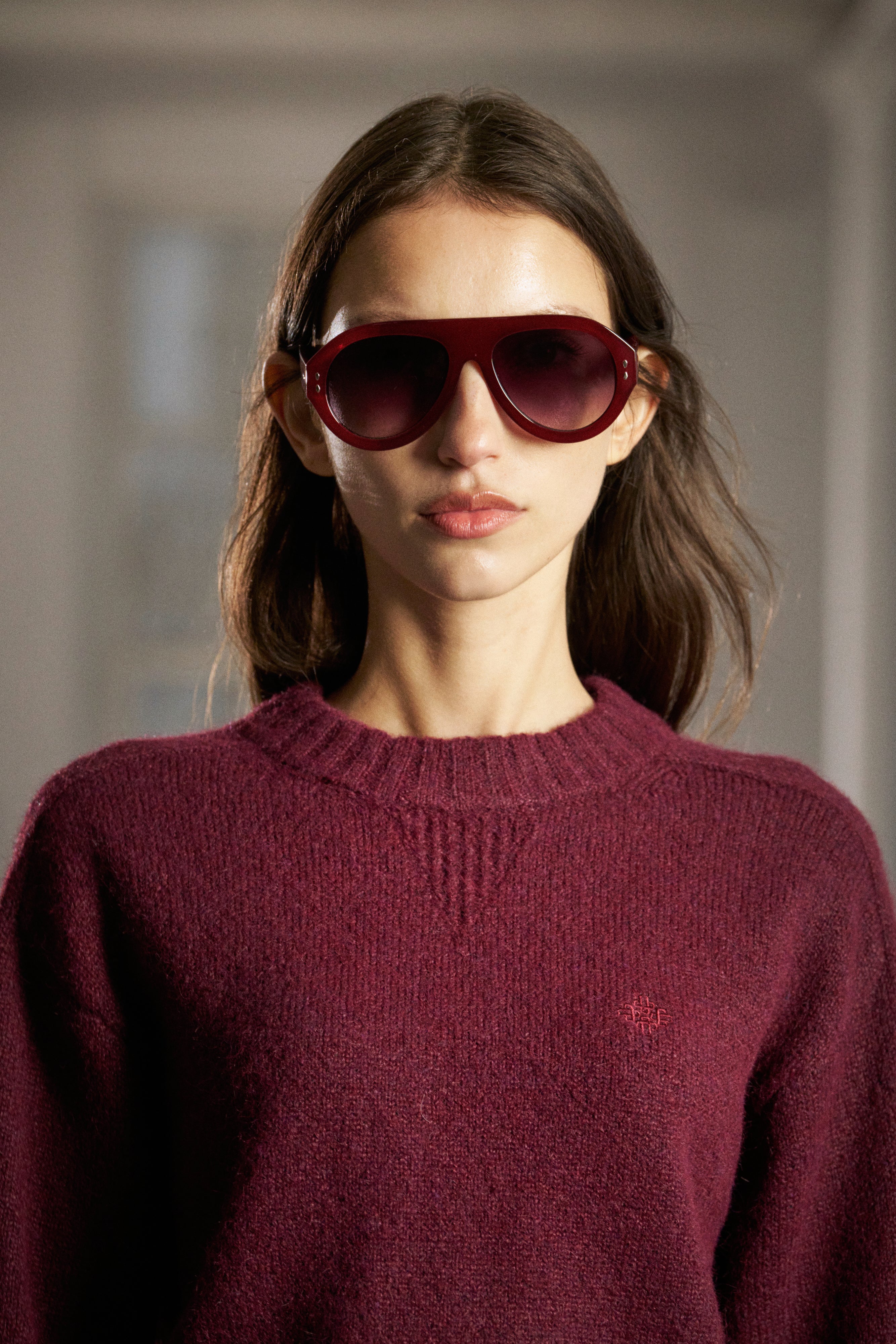 EMBLEM EMBROIDERED KNITTED CREW - PLUM