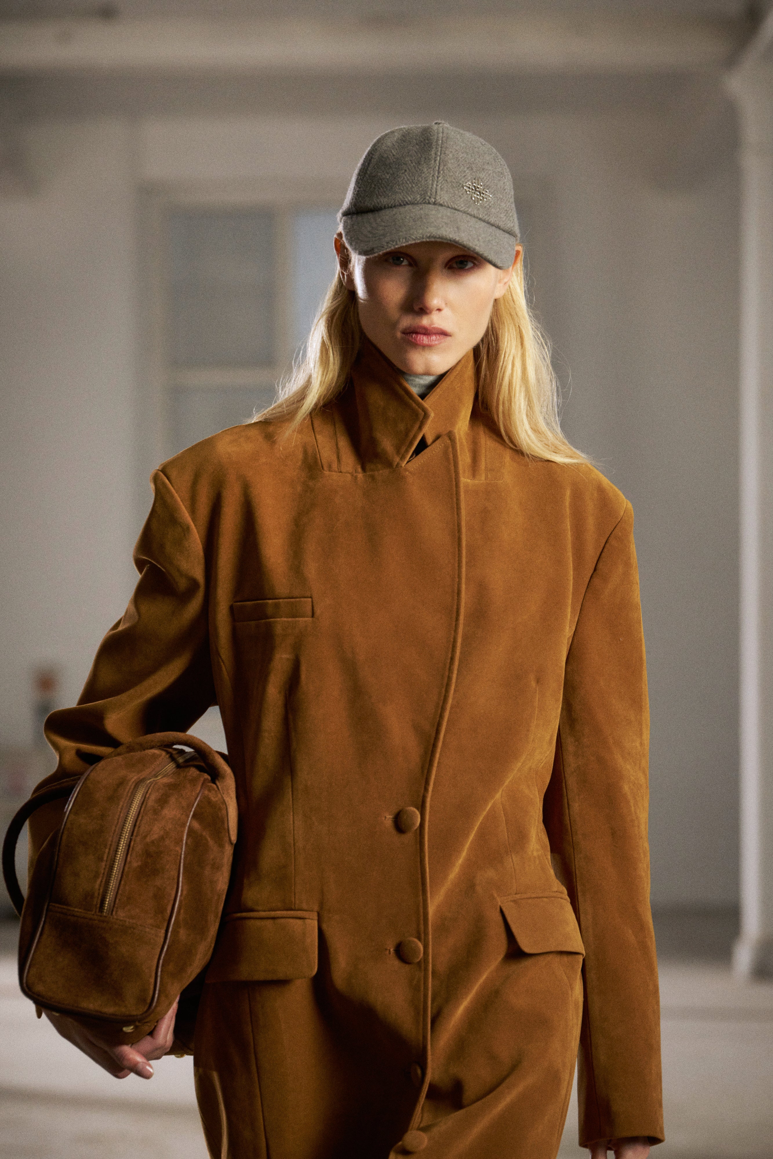 FAUX SUEDE CINCHED WAIST TAILORED COAT - BROWN