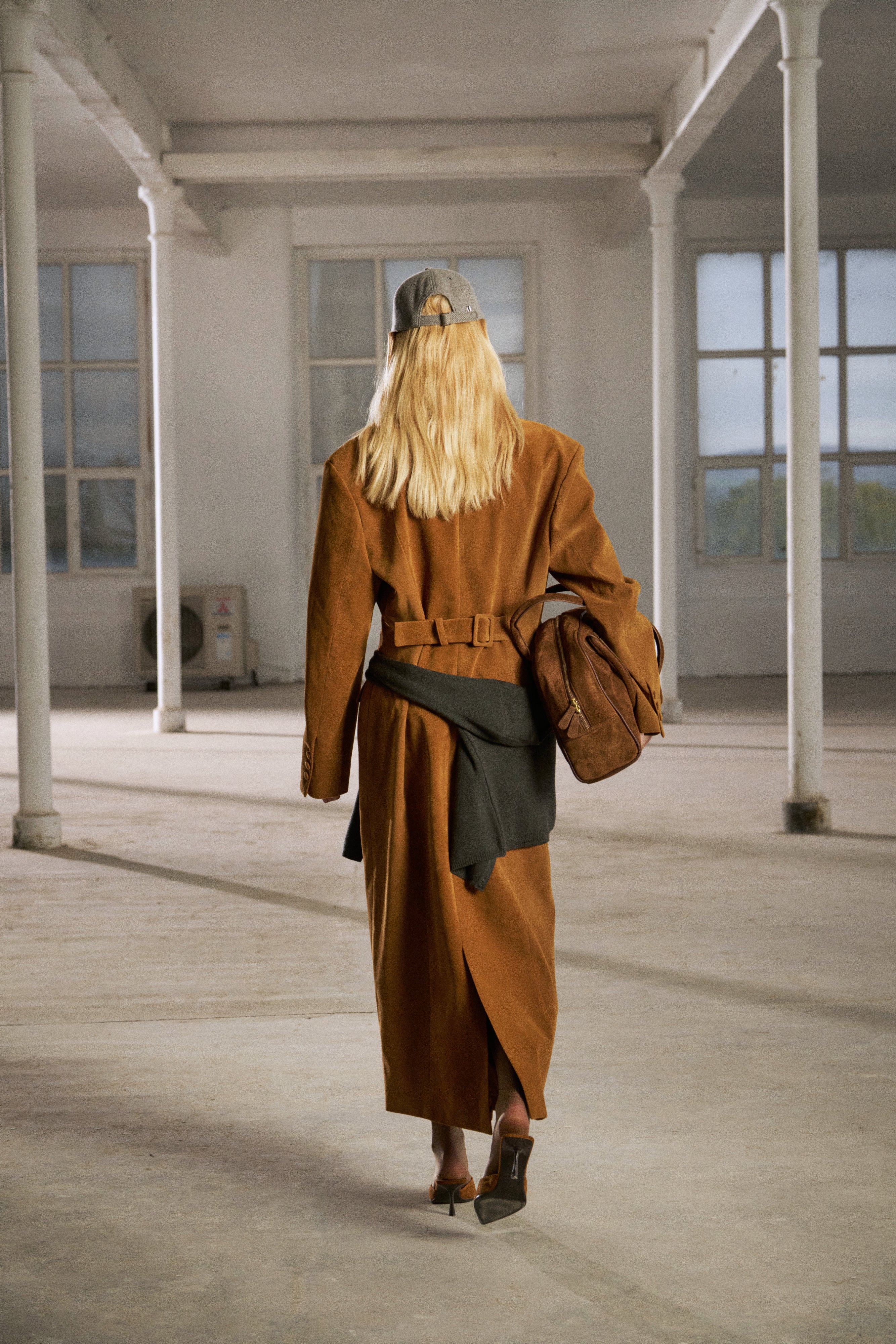 FAUX SUEDE CINCHED WAIST TAILORED COAT - BROWN