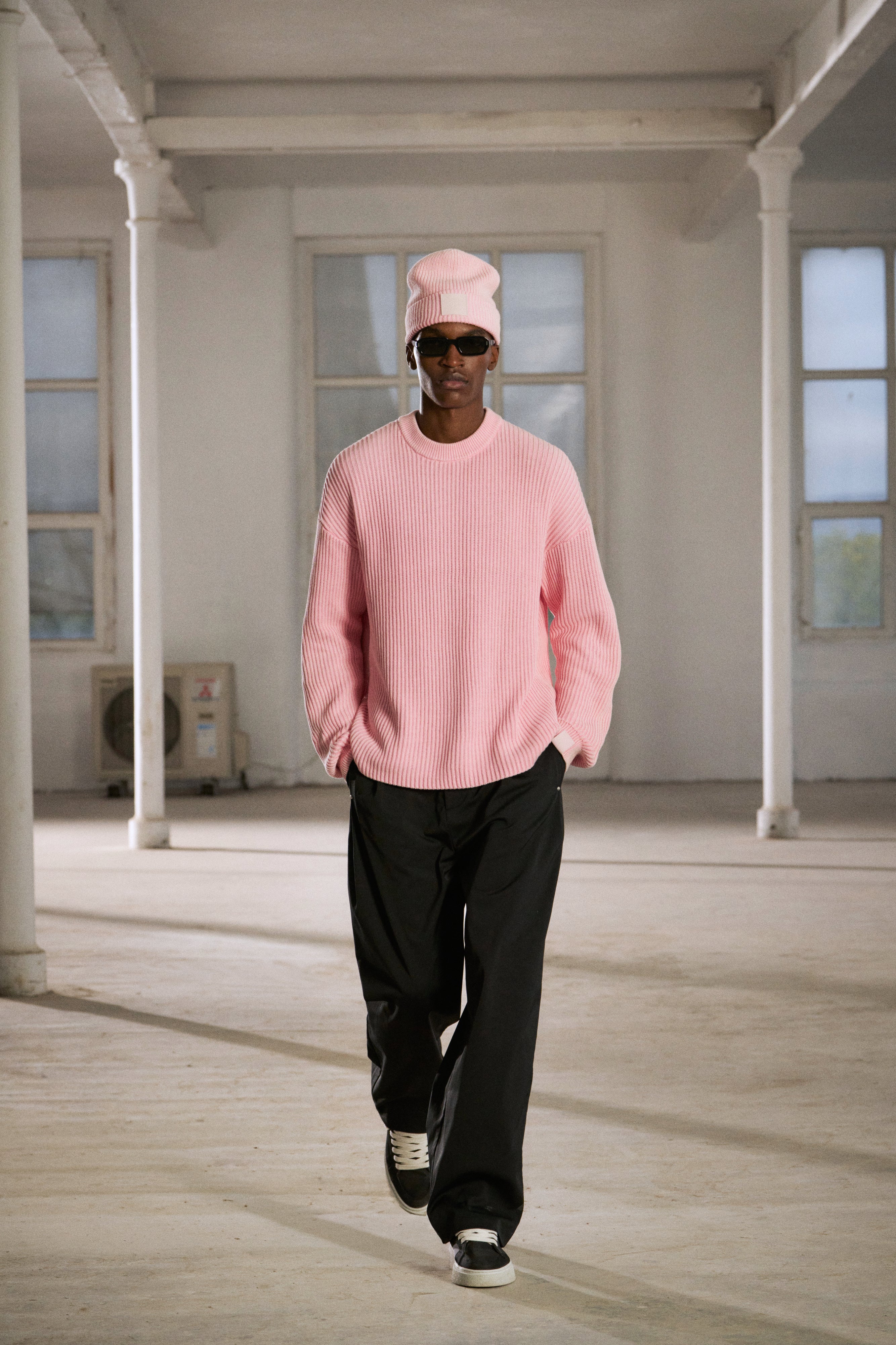 HEAVY WASHED RIBBED KNIT CREW - PINK
