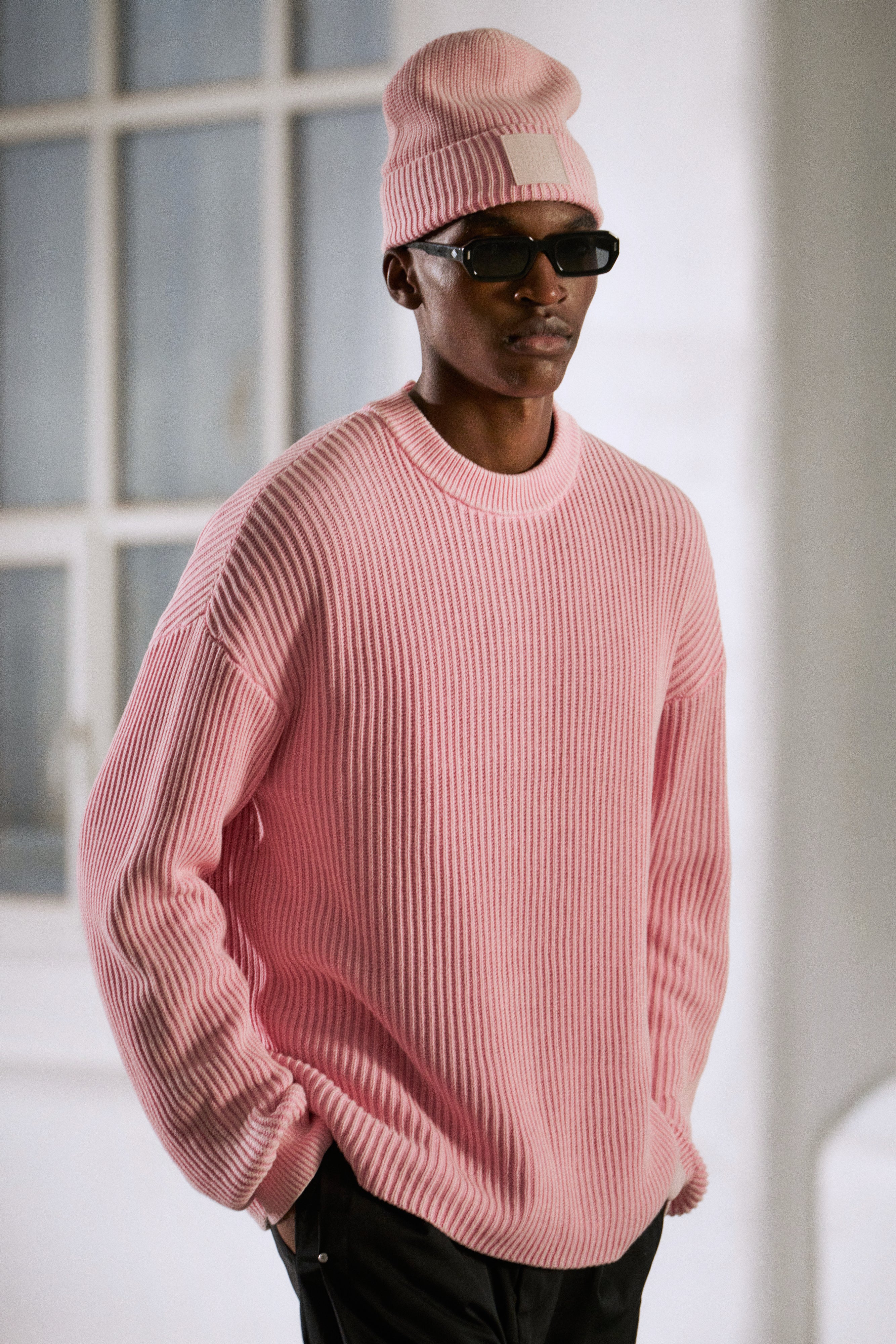 HEAVY WASHED RIBBED KNIT CREW - PINK