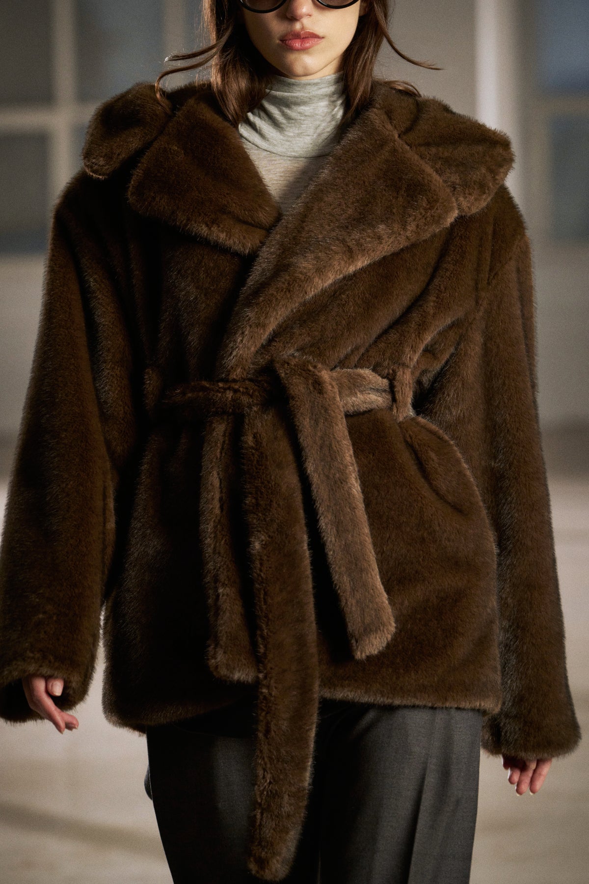 BELTED FAUX FUR HOODED COAT - CHOCOLATE