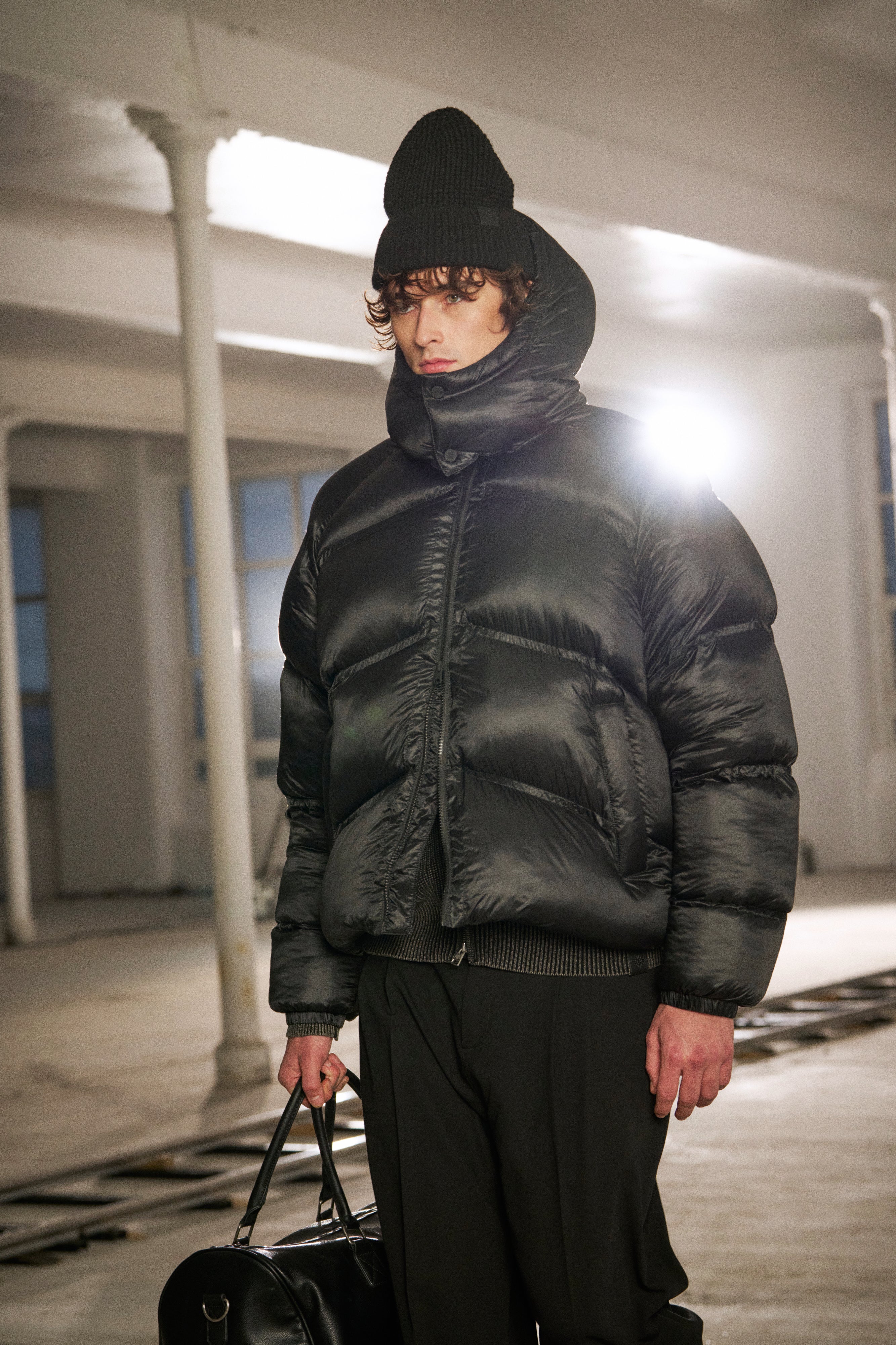TRANSLUCENT HOODED PUFFER - BLACK