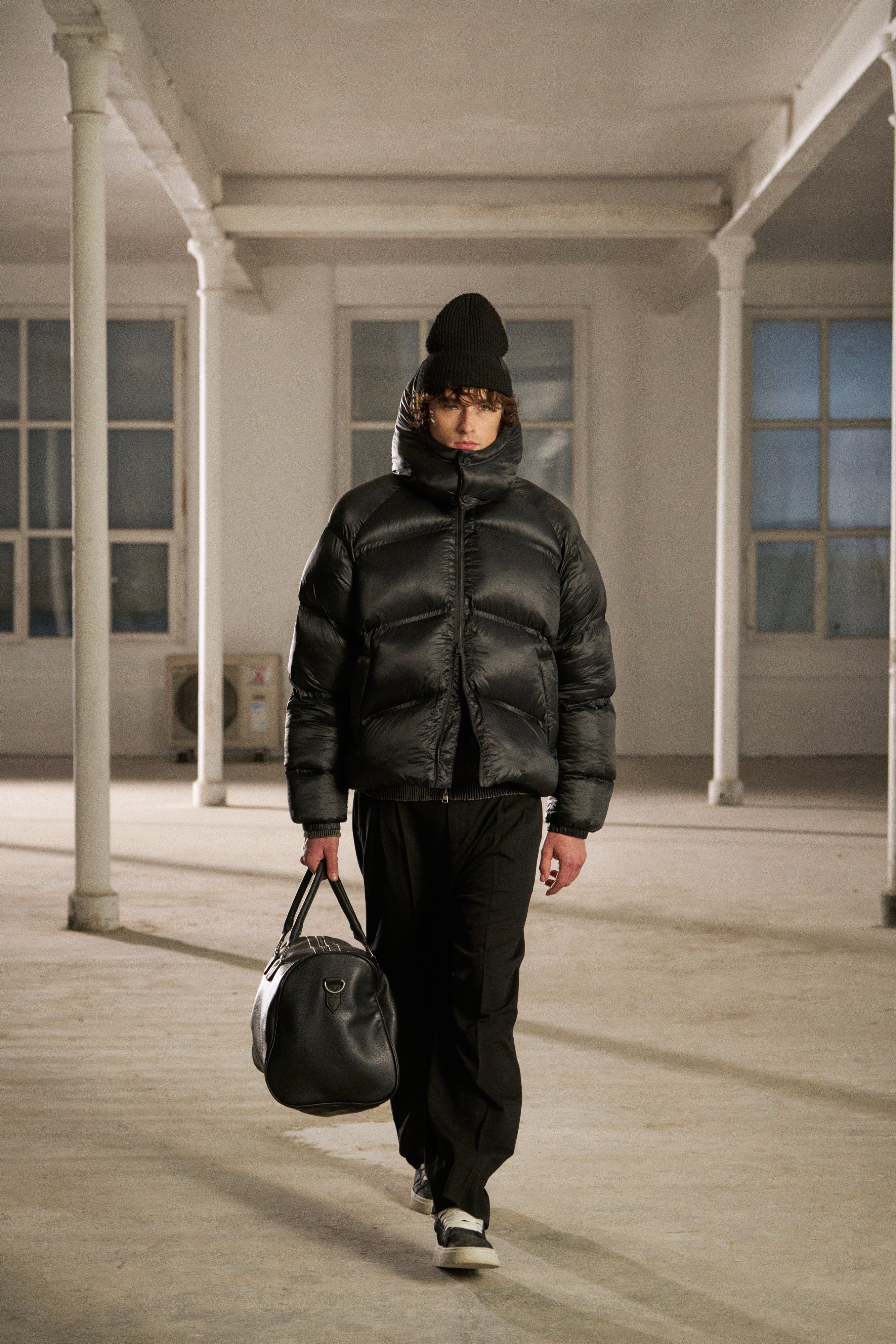 TRANSLUCENT HOODED PUFFER - BLACK