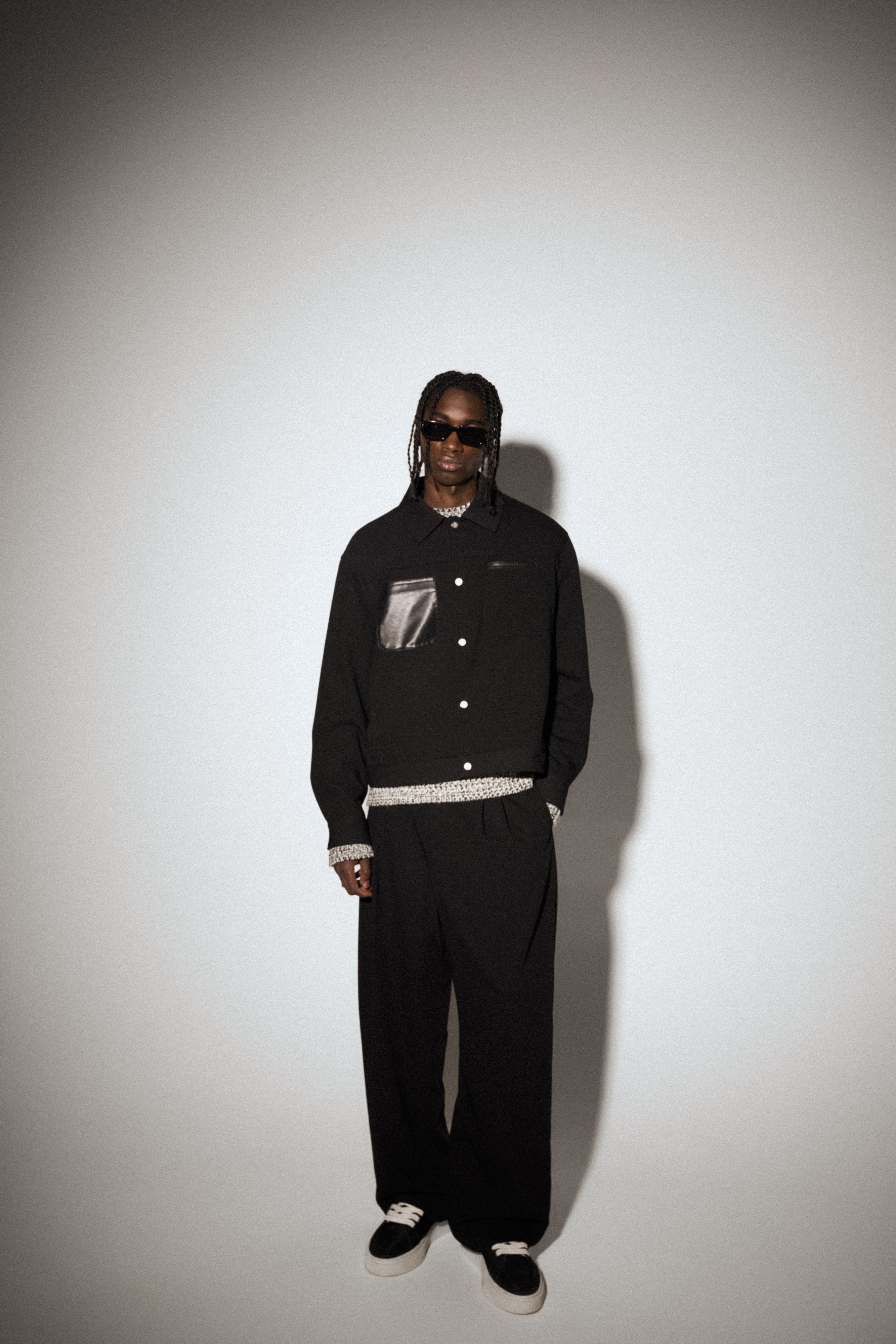 BARREL LEG TAILORED TROUSERS - BLACK