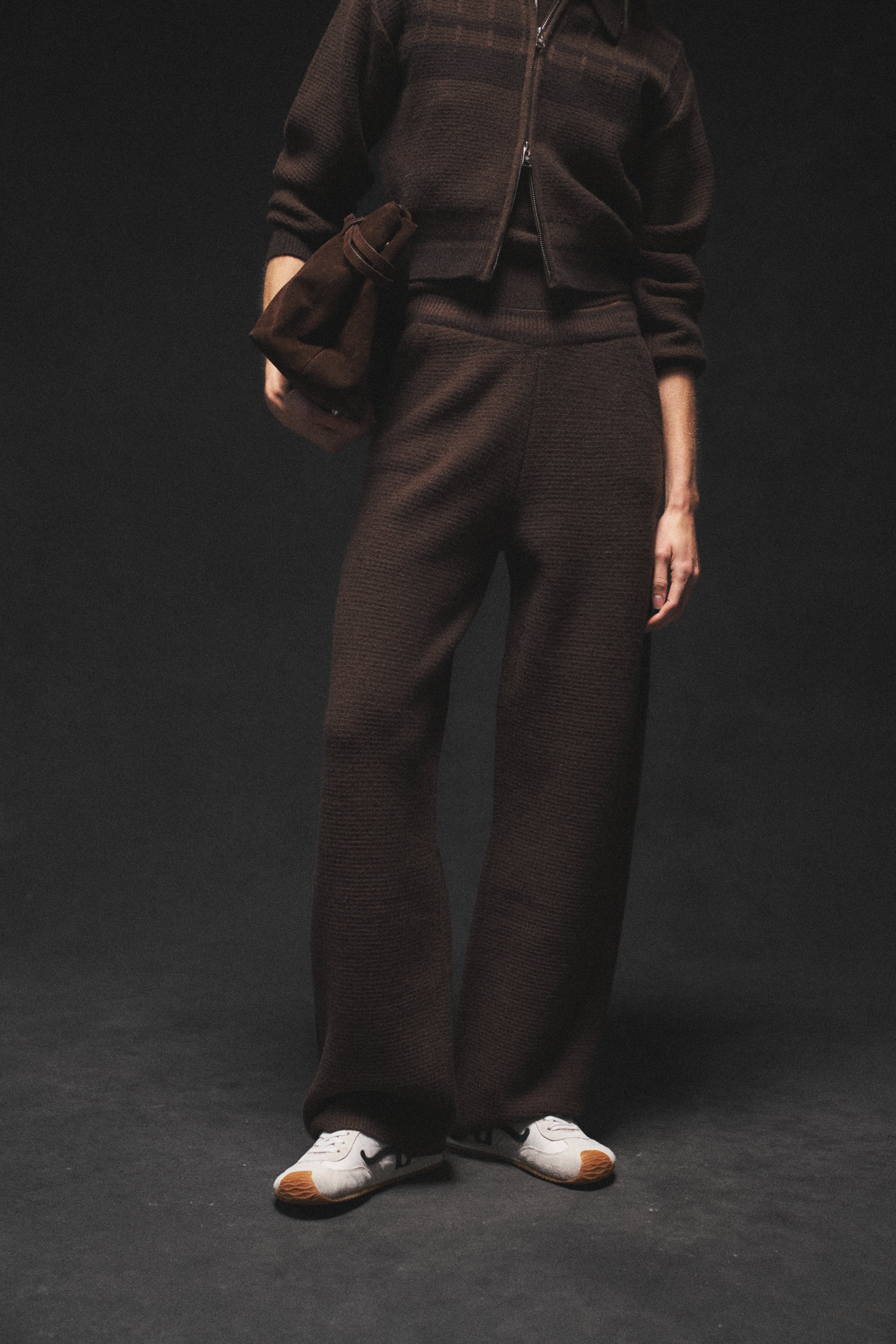 CONTRAST STRIPE KNITTED JOGGERS - CHOCOLATE