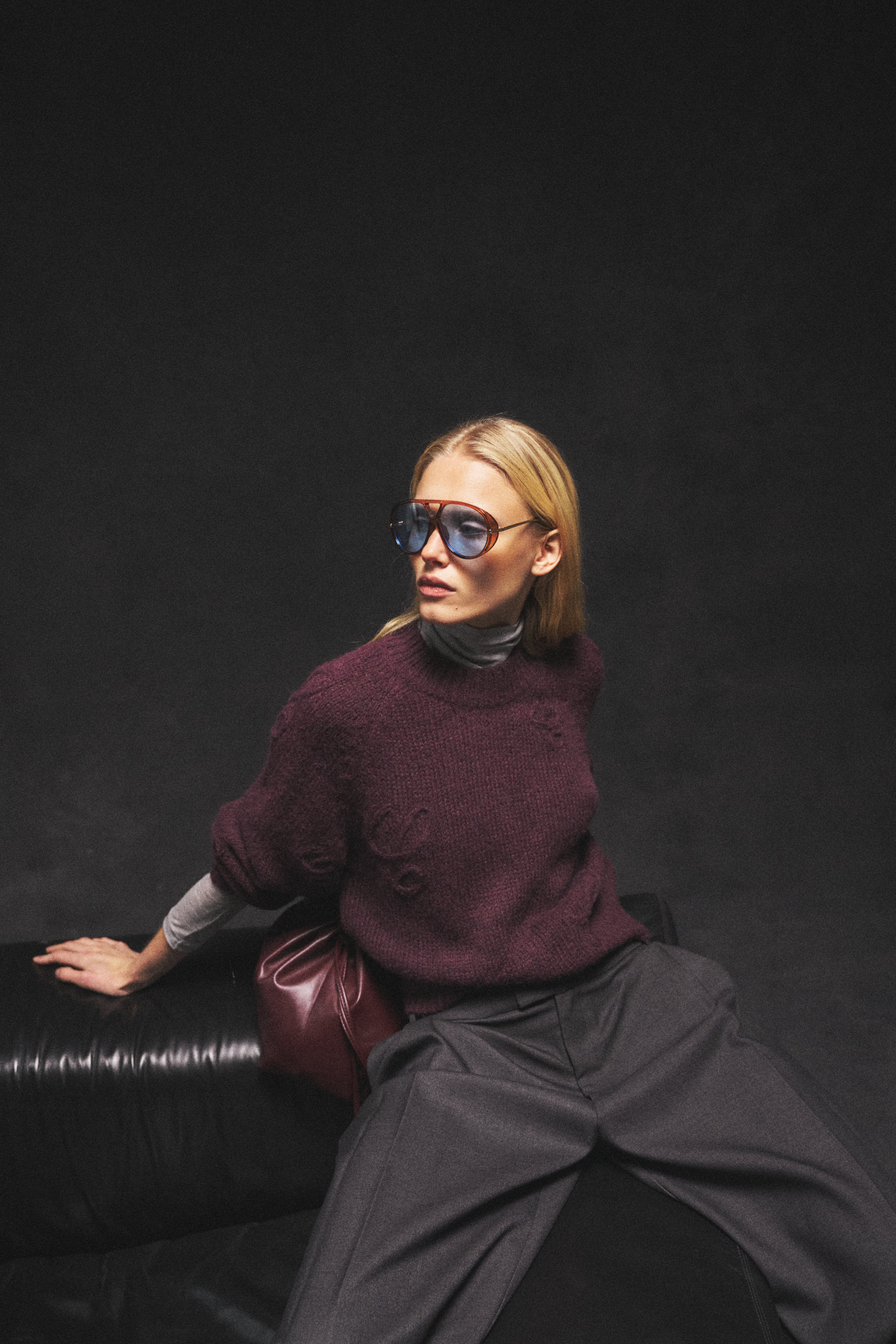 C SCRIPT EMBROIDERED OVERSIZED EMBLEM JUMPER - PLUM