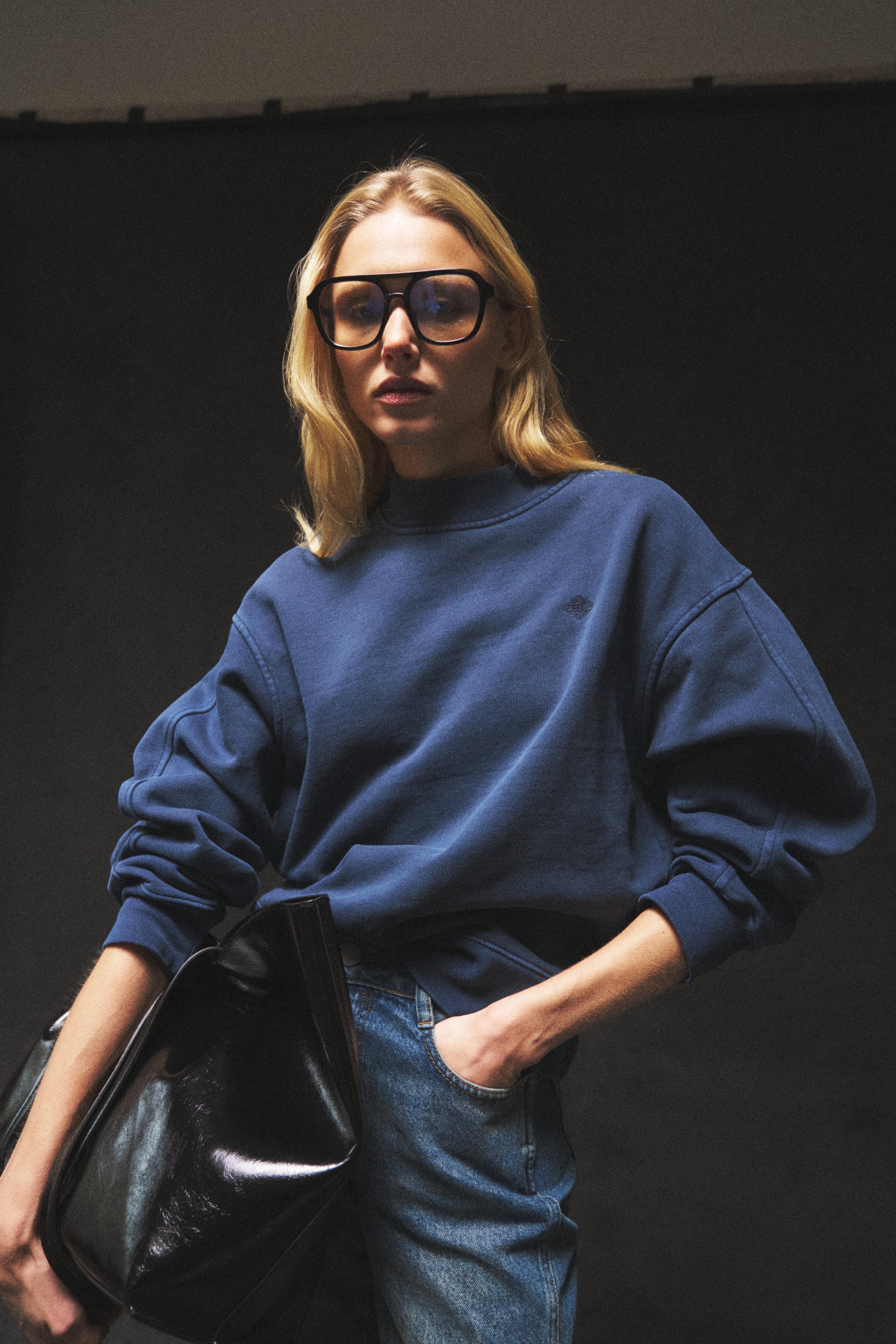 WASHED MOCK NECK SWEATSHIRT - DARK NAVY