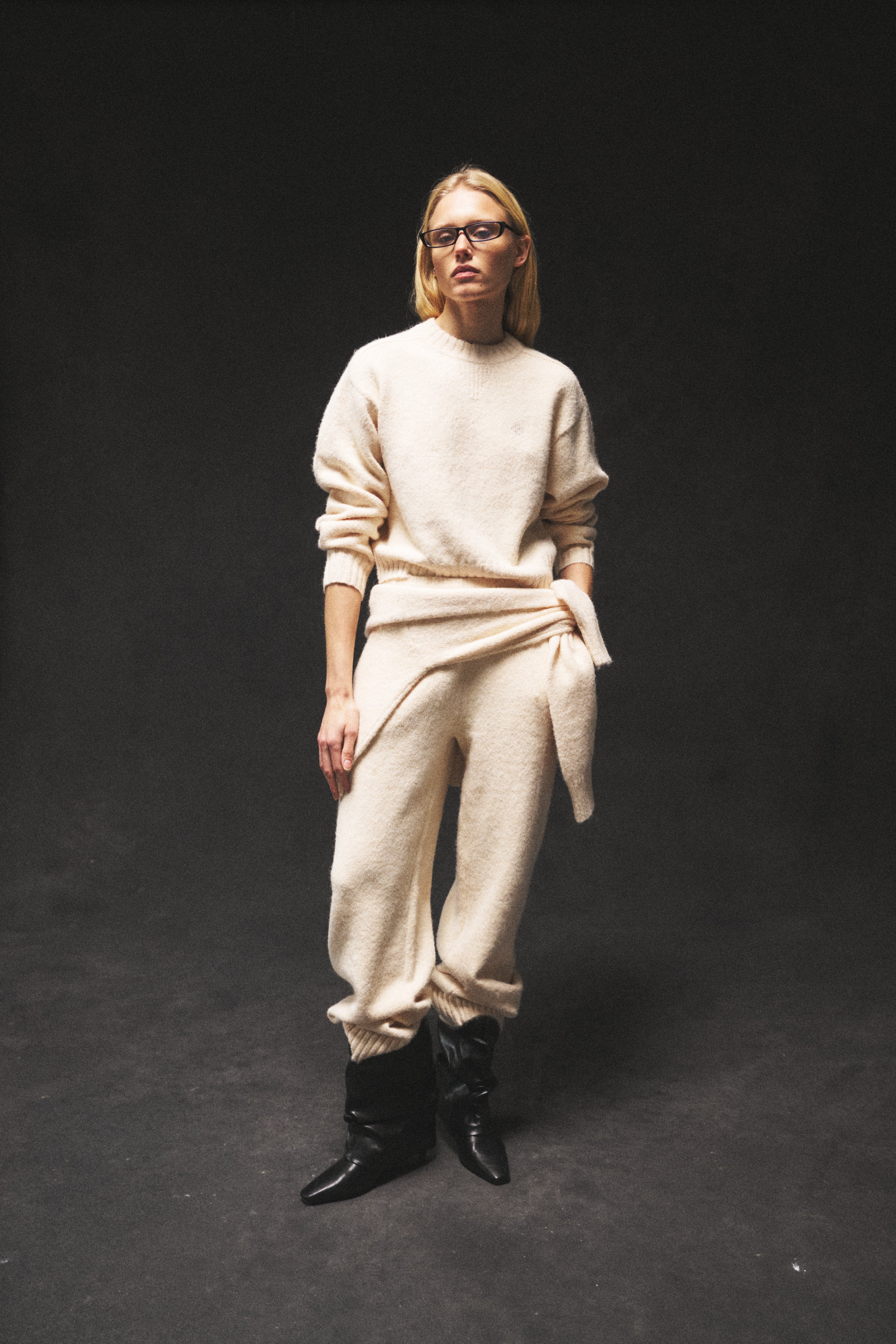 EMBLEM EMBROIDERED KNIT JOGGERS - BUTTERMILK