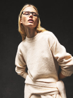 EMBLEM EMBROIDERED KNITTED CREW - BUTTERMILK