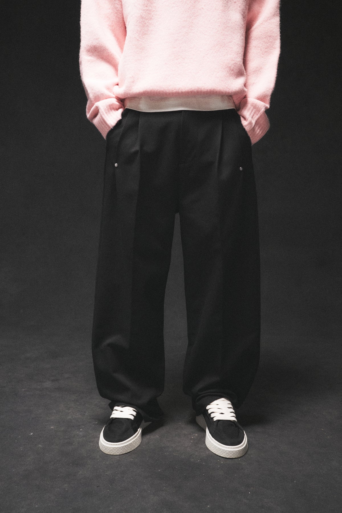 RIVET DETAIL TROUSERS - BLACK
