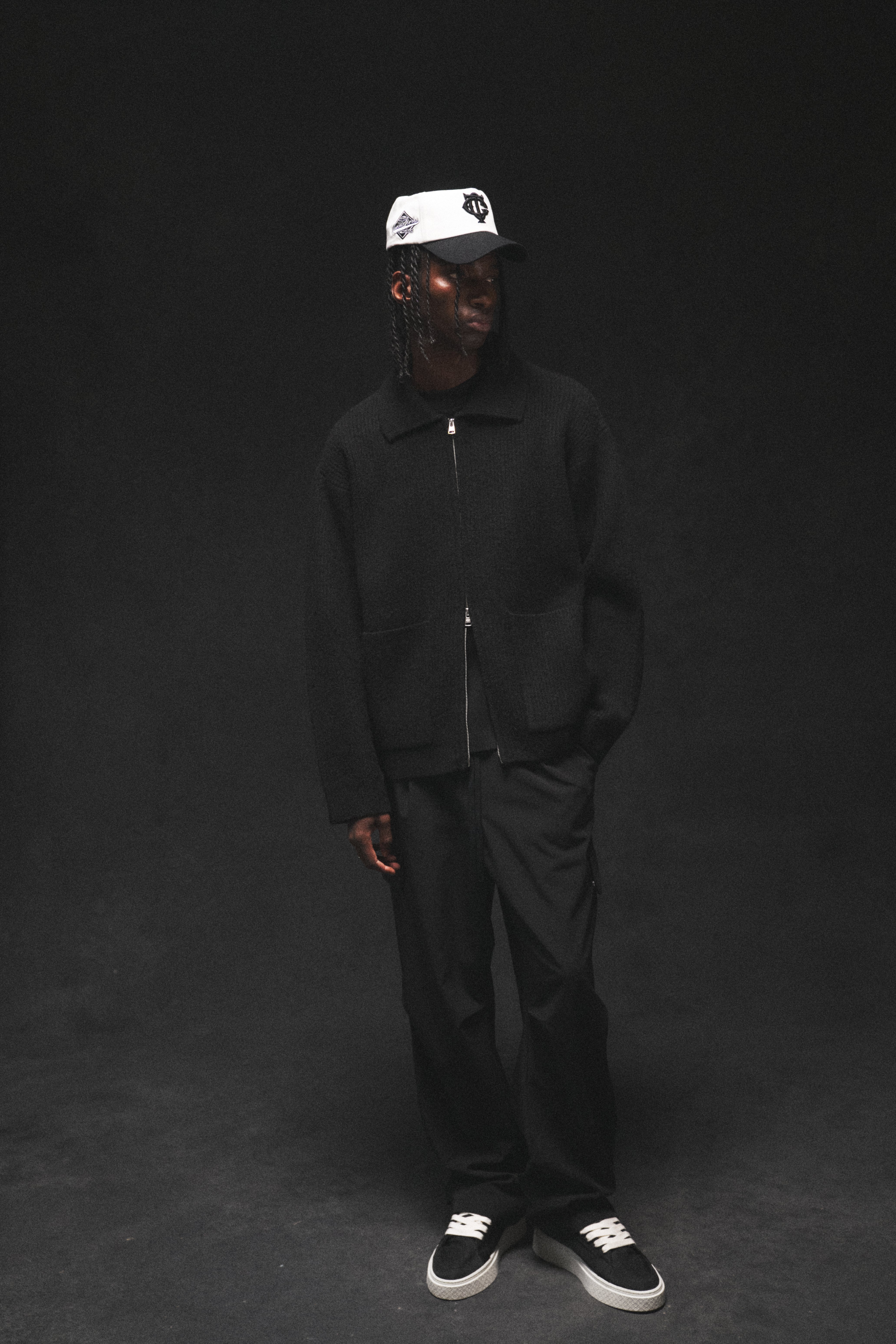 RIBBED KNITTED OVERSIZED ZIP THROUGH - BLACK