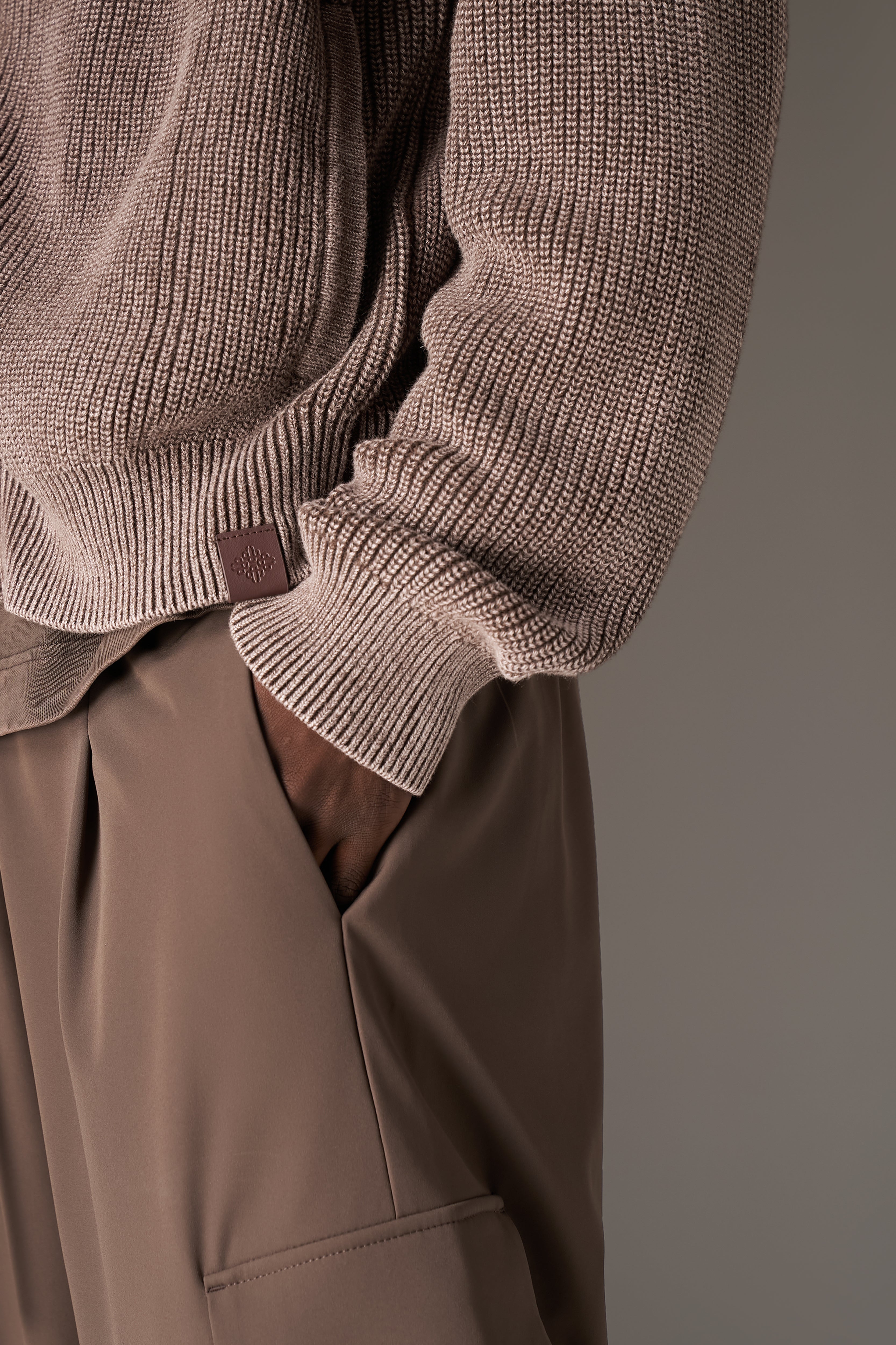 HEAVY WASHED RIB KNIT BOMBER - BROWN