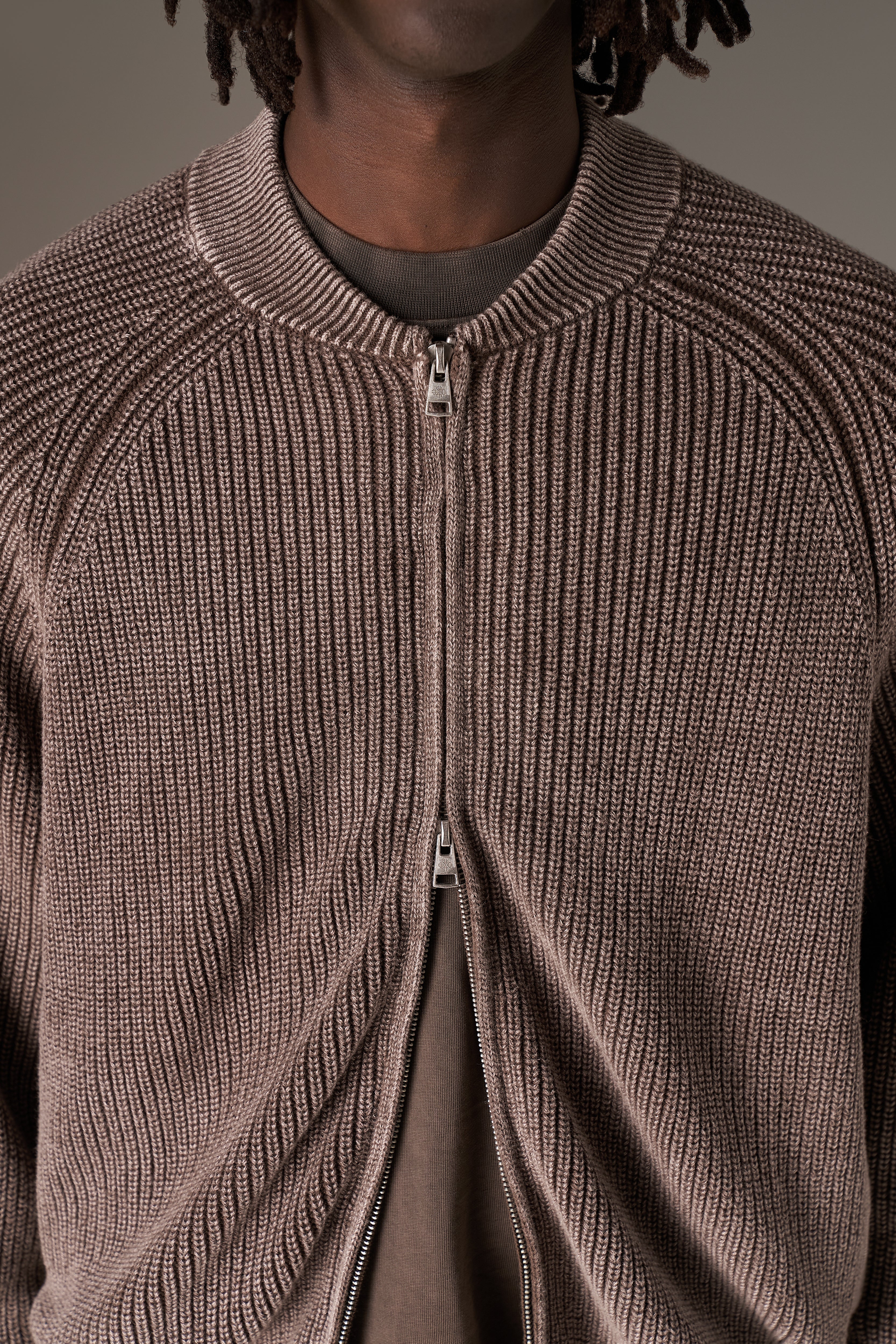HEAVY WASHED RIB KNIT BOMBER - BROWN