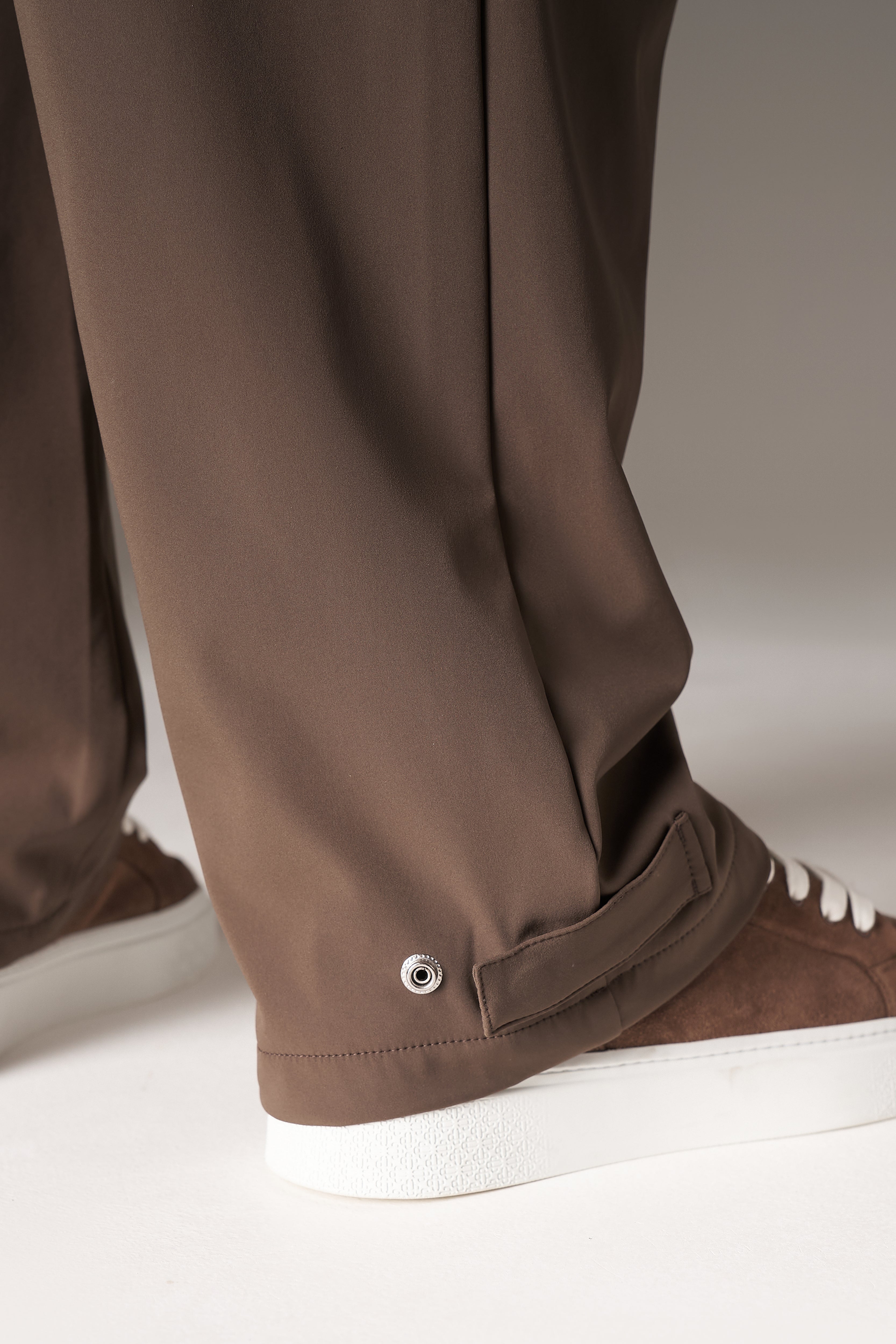 TECHNICAL WIDE LEG TROUSERS - BROWN