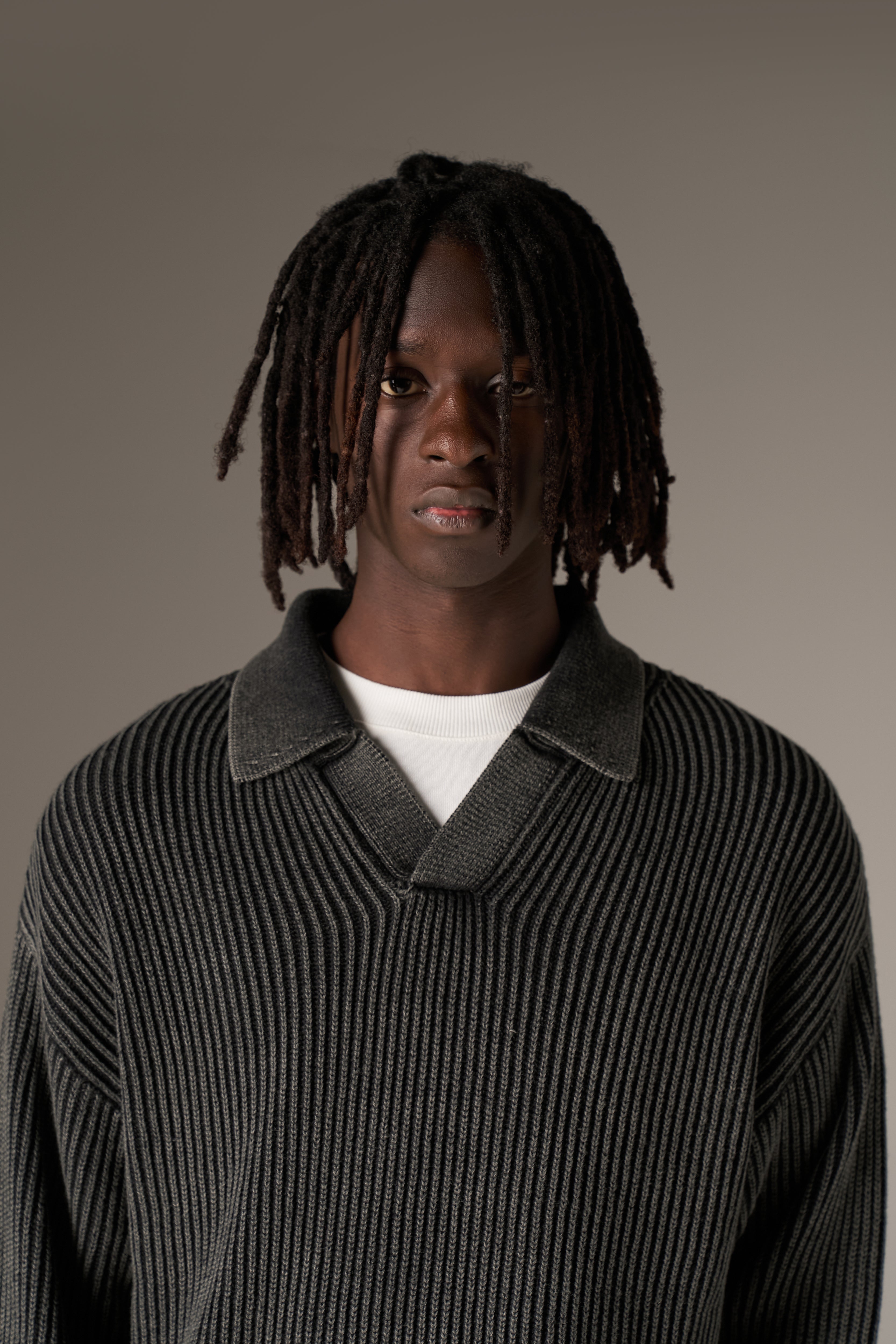 HEAVY WASHED RIB KNIT POLO - BLACK