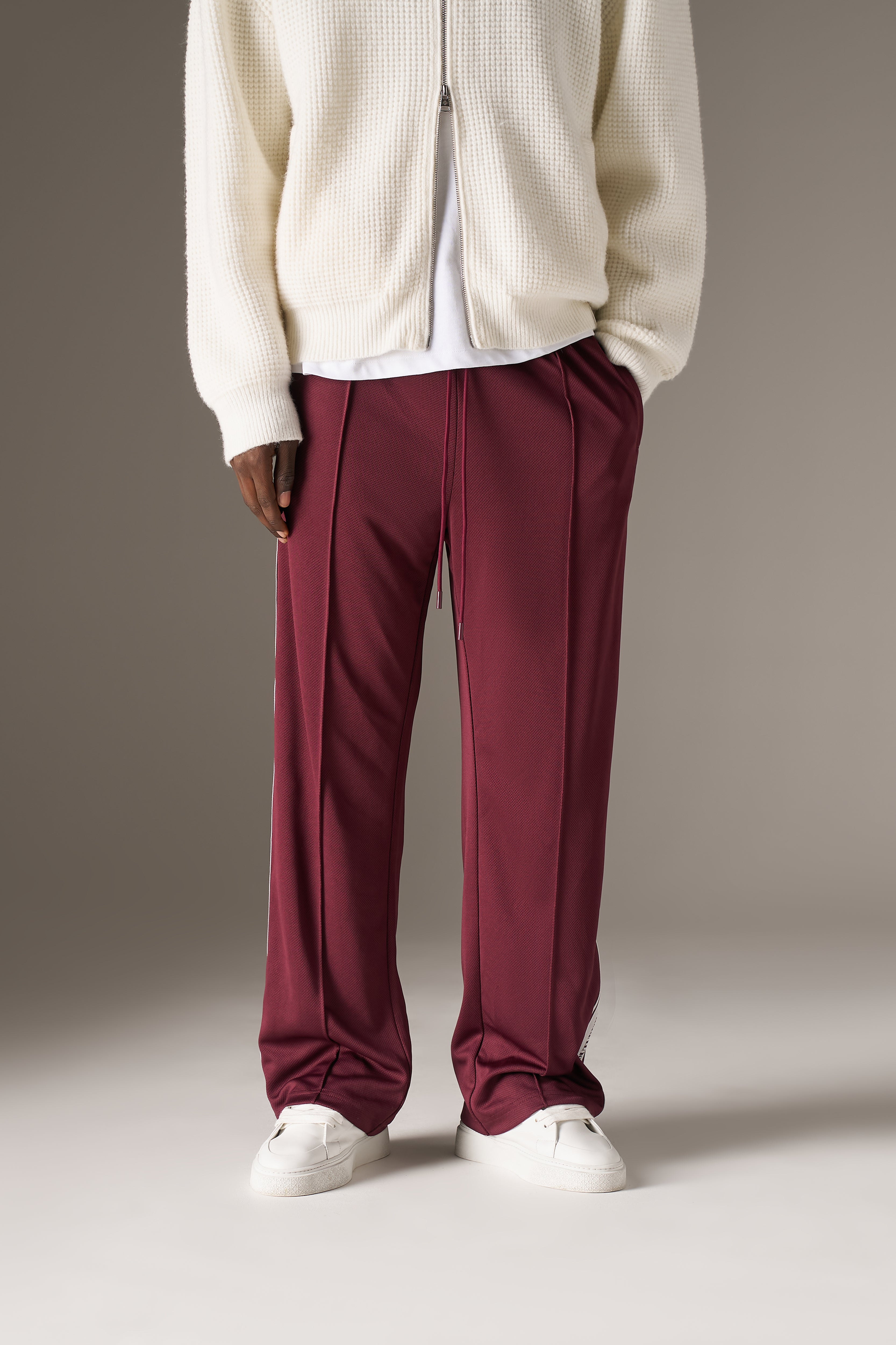 TAPE MESH JOGGER - BURGUNDY