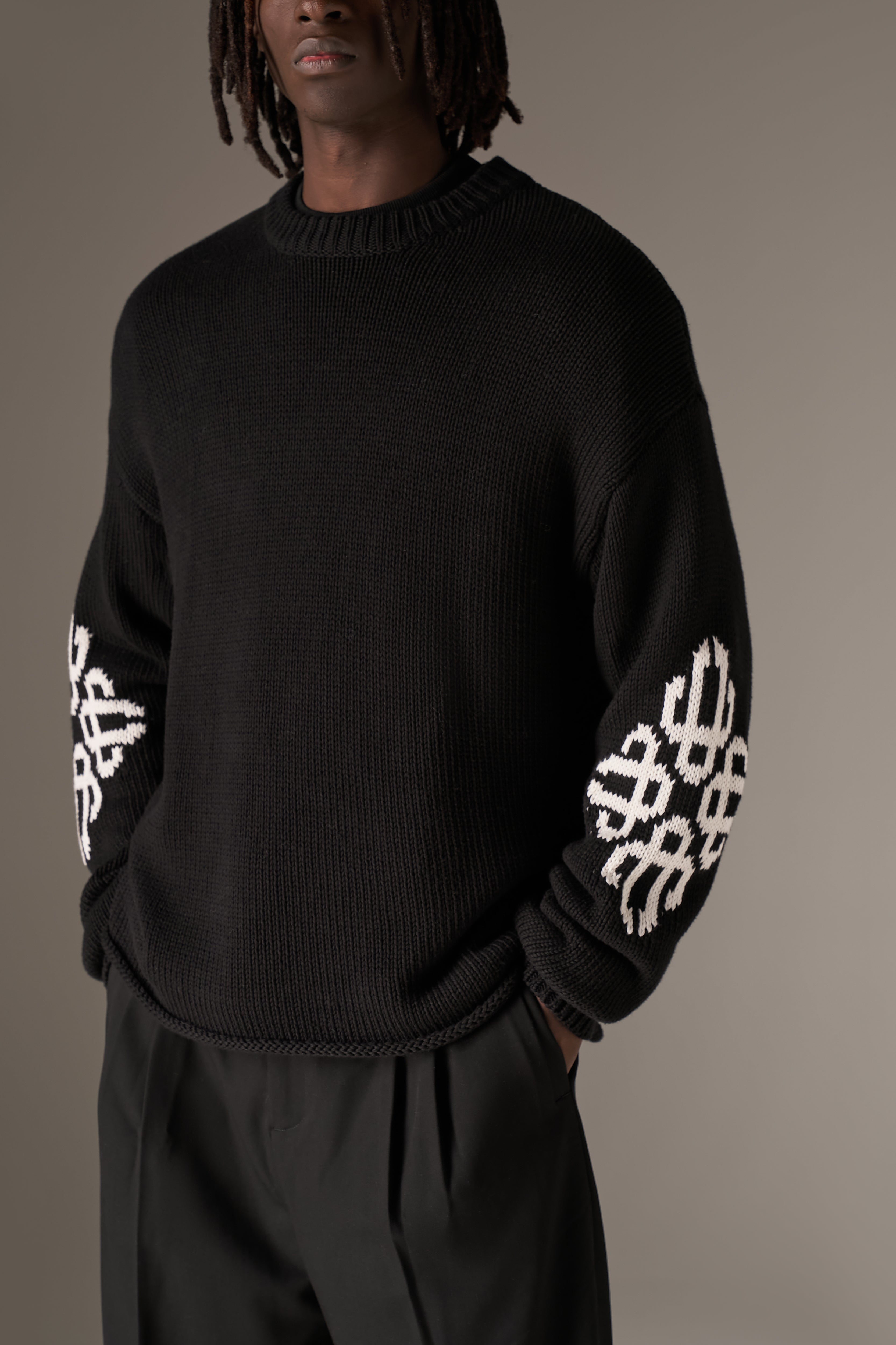 CHUNKY KNIT EMBLEM JUMPER - BLACK