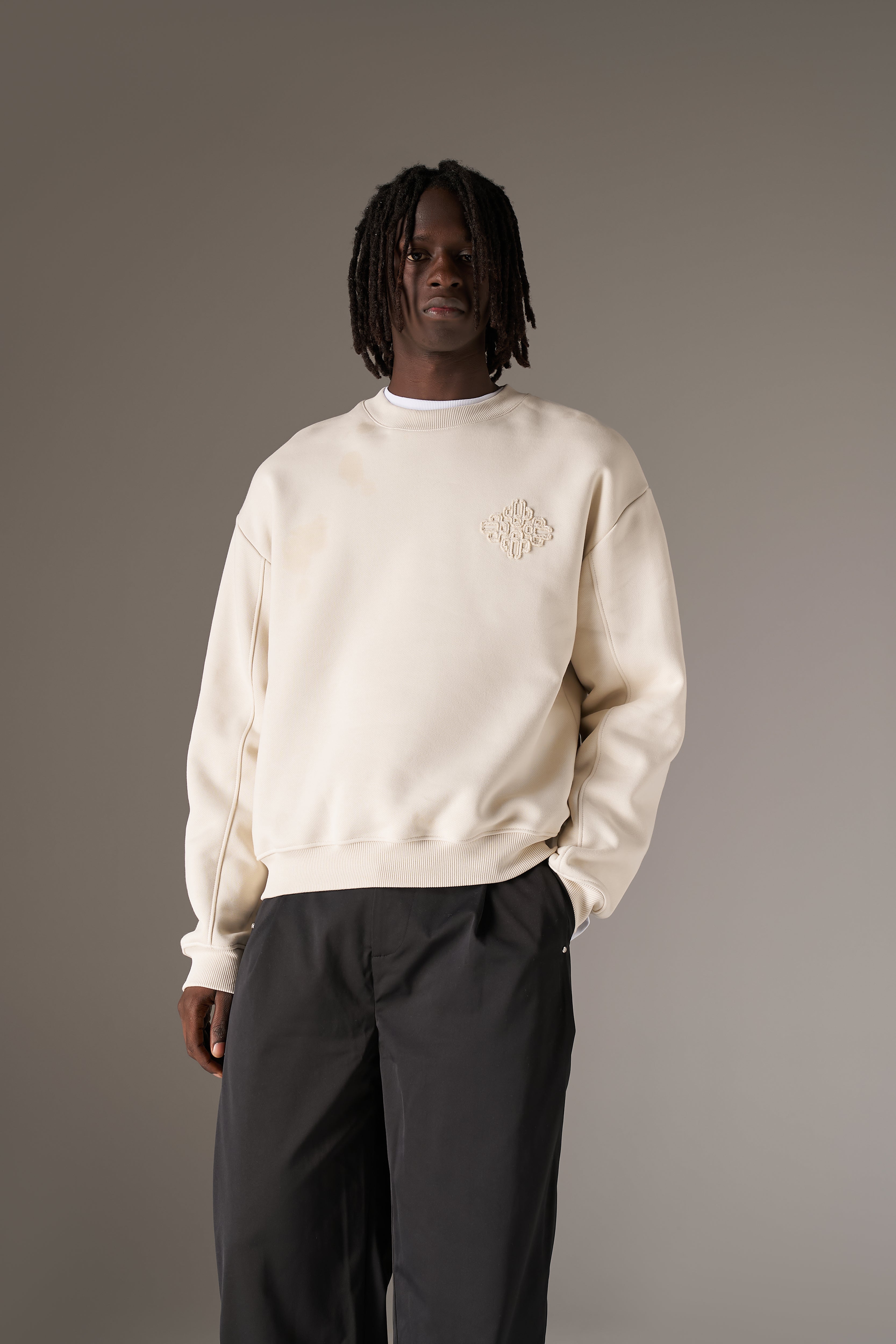 BORG EMBLEM APPLIQUE CREW - BONE