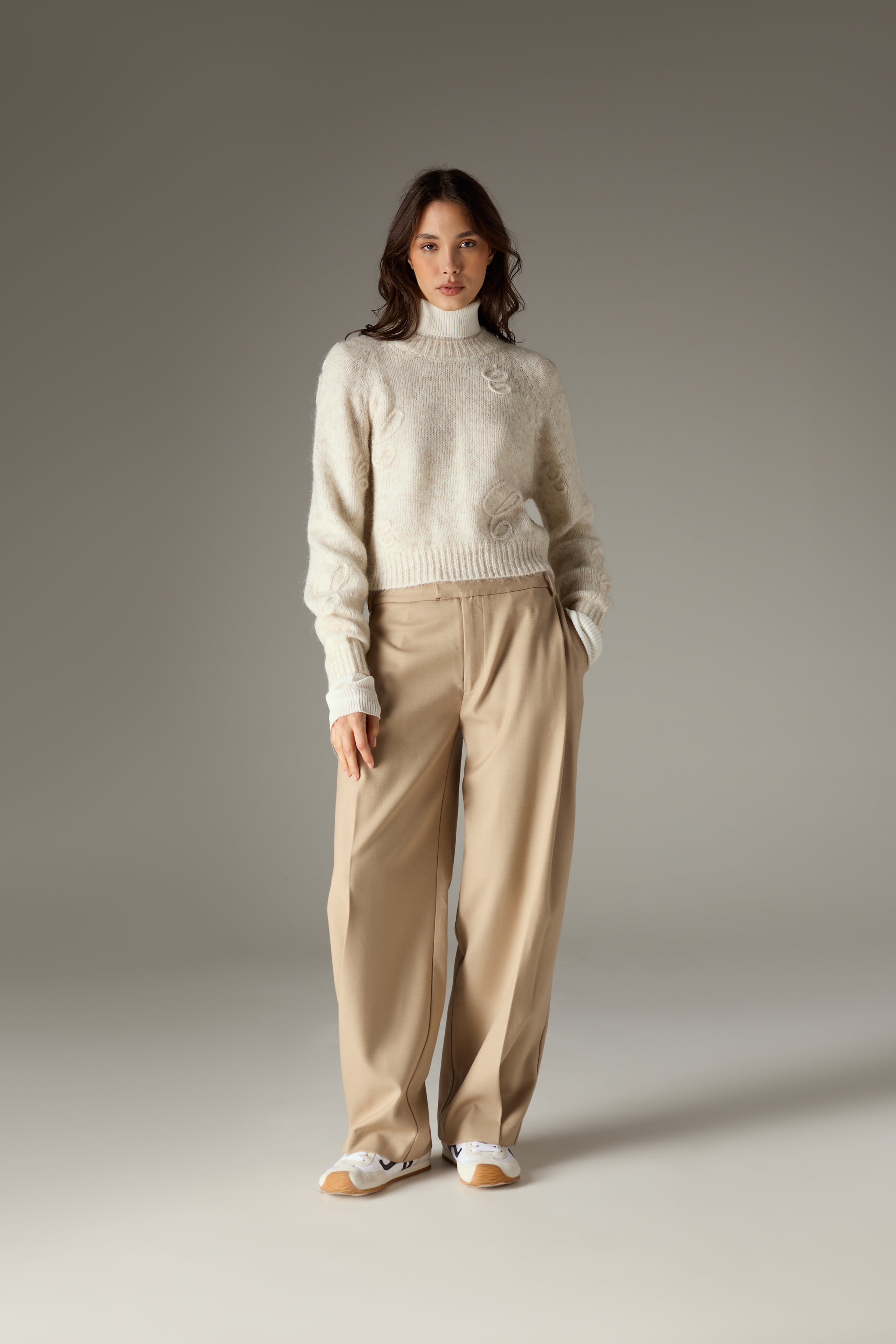C SCRIPT EMBROIDERED OVERSIZED EMBLEM JUMPER - BEIGE