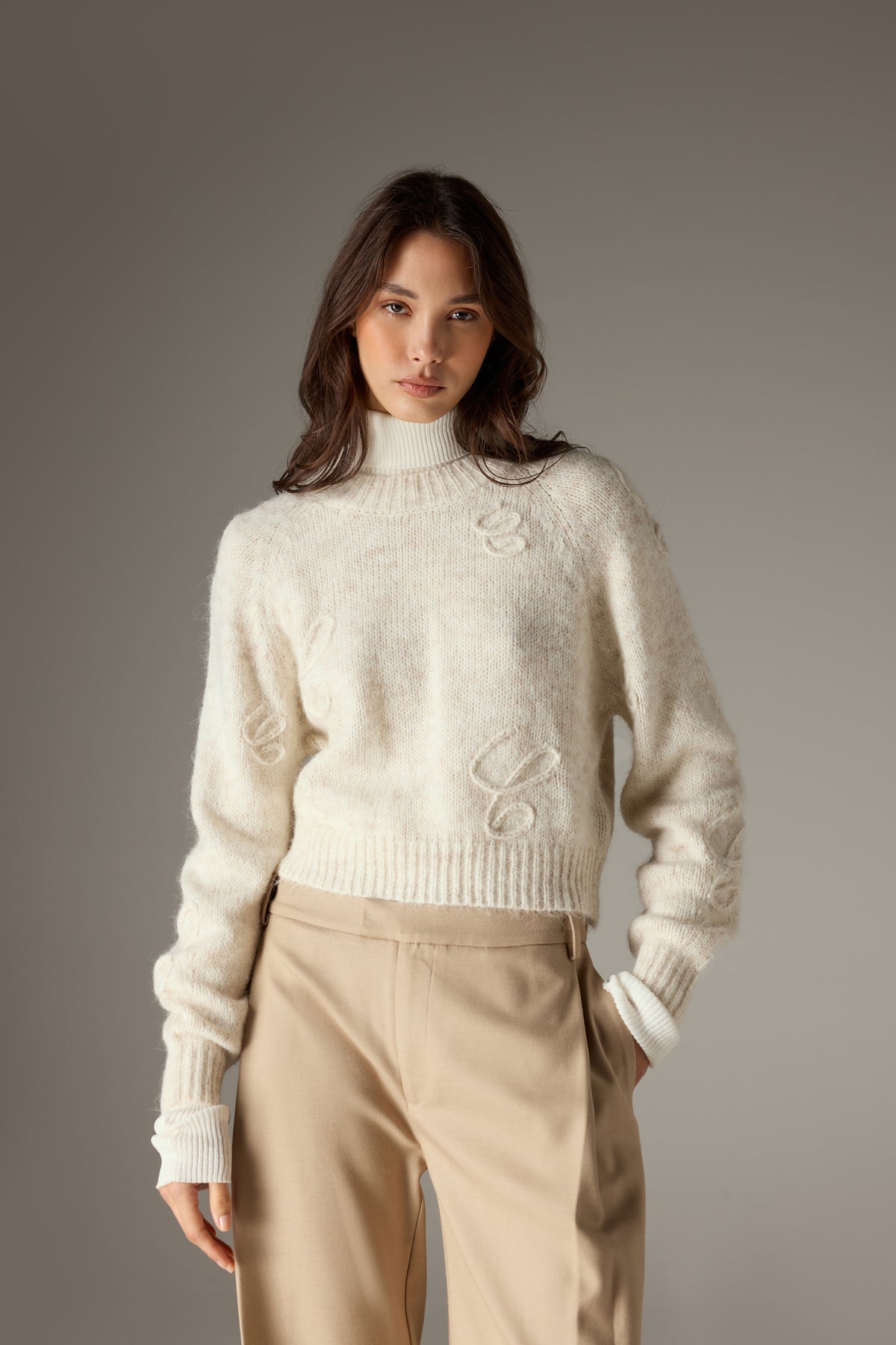 C SCRIPT EMBROIDERED OVERSIZED EMBLEM JUMPER - BEIGE