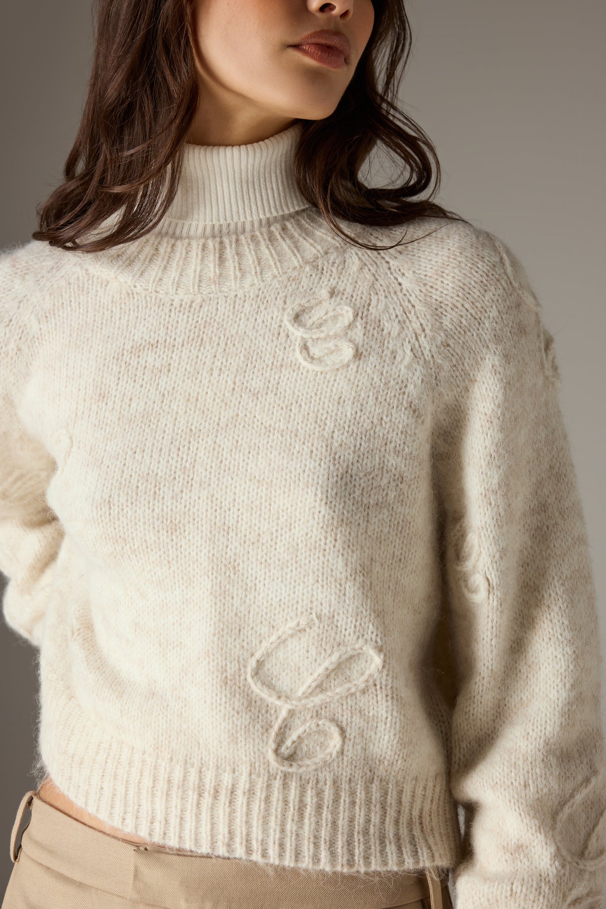 C SCRIPT EMBROIDERED OVERSIZED EMBLEM JUMPER - BEIGE
