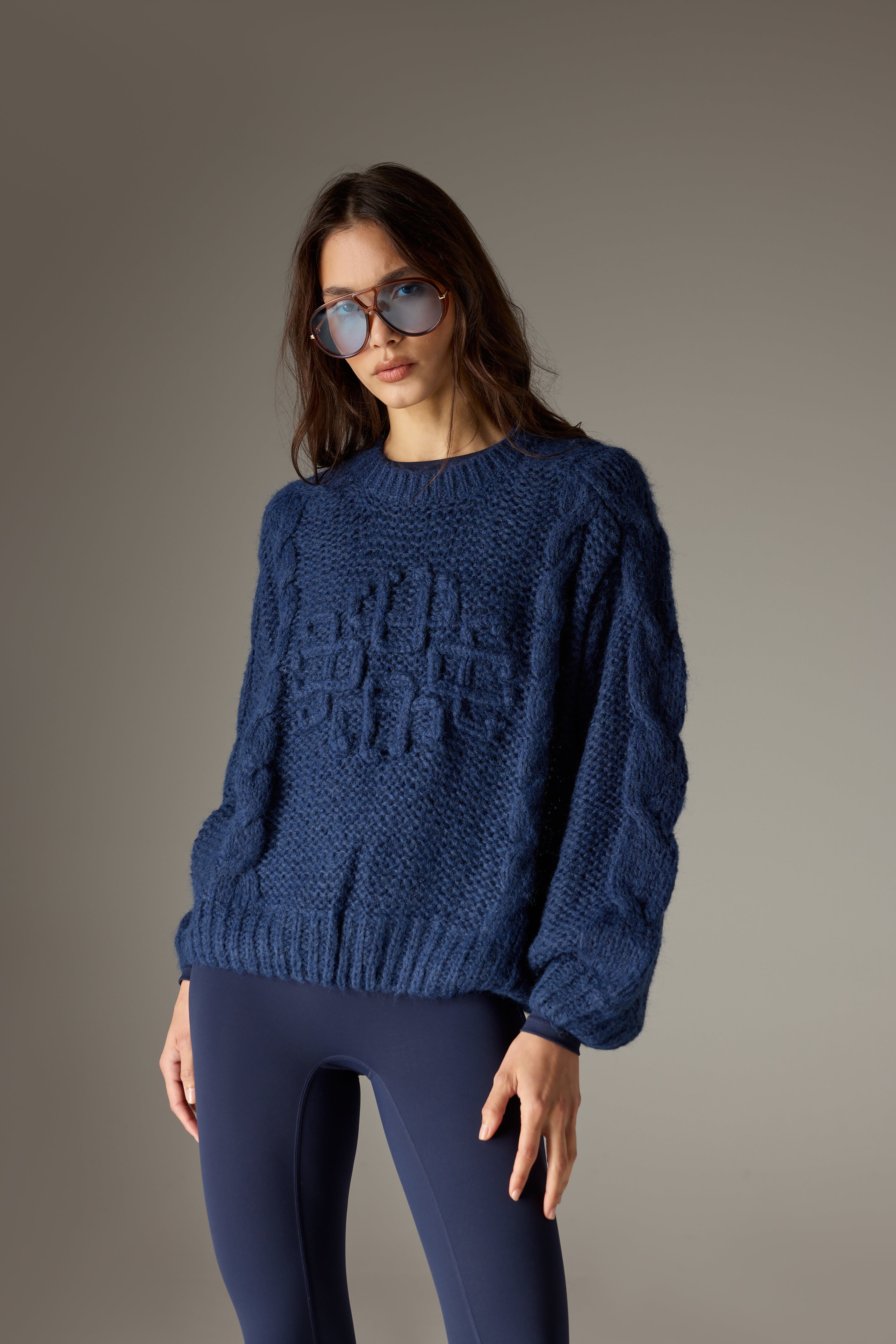 BRIEFING 3D LOGO CREWNECK KNIT（NAVY／L） 3D Knit Lightweight Crew | Sun Day Red