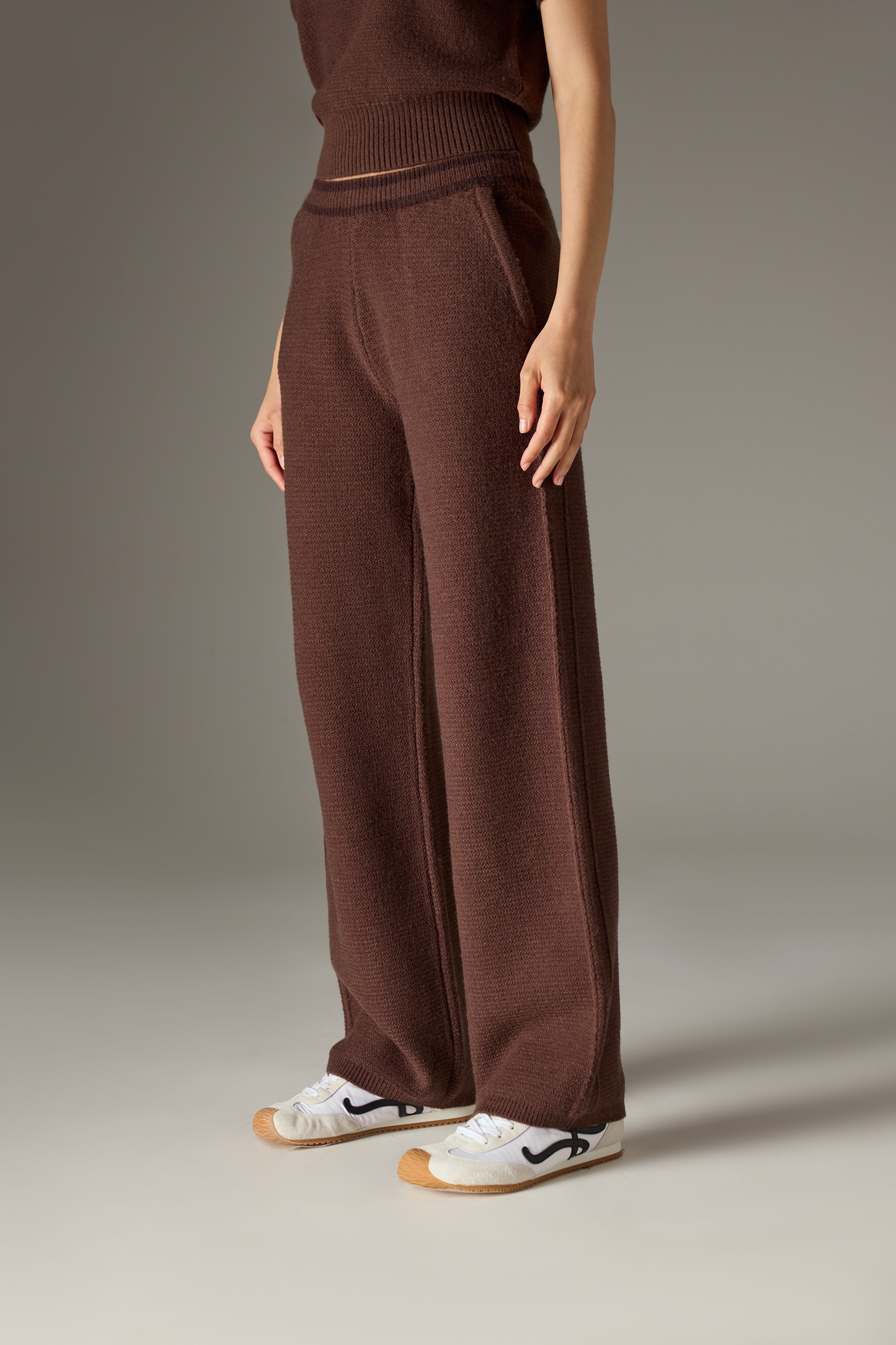CONTRAST STRIPE KNITTED JOGGERS - CHOCOLATE