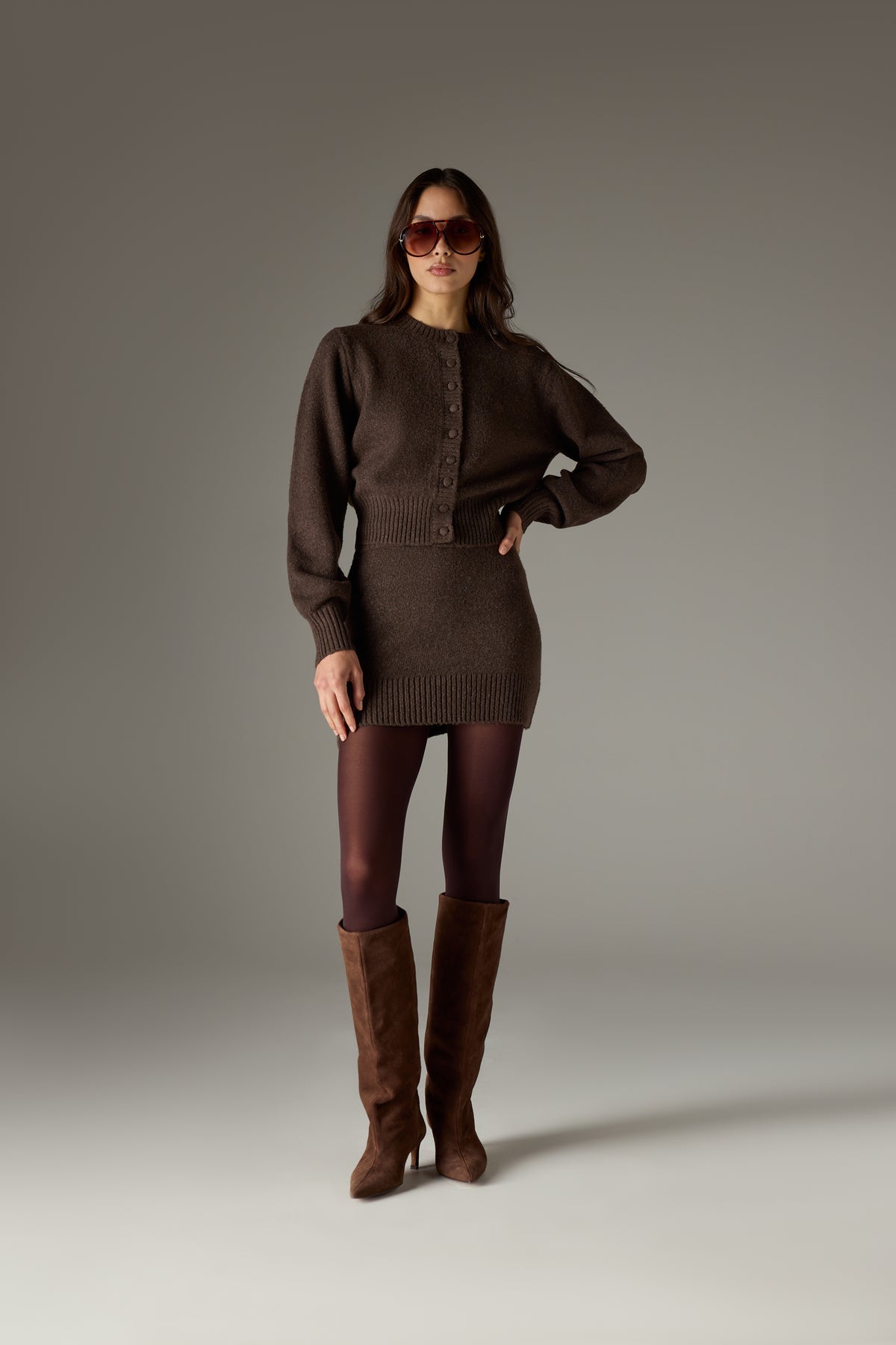 EMBLEM EMBROIDERED KNIT CROP CARDIGAN - BROWN